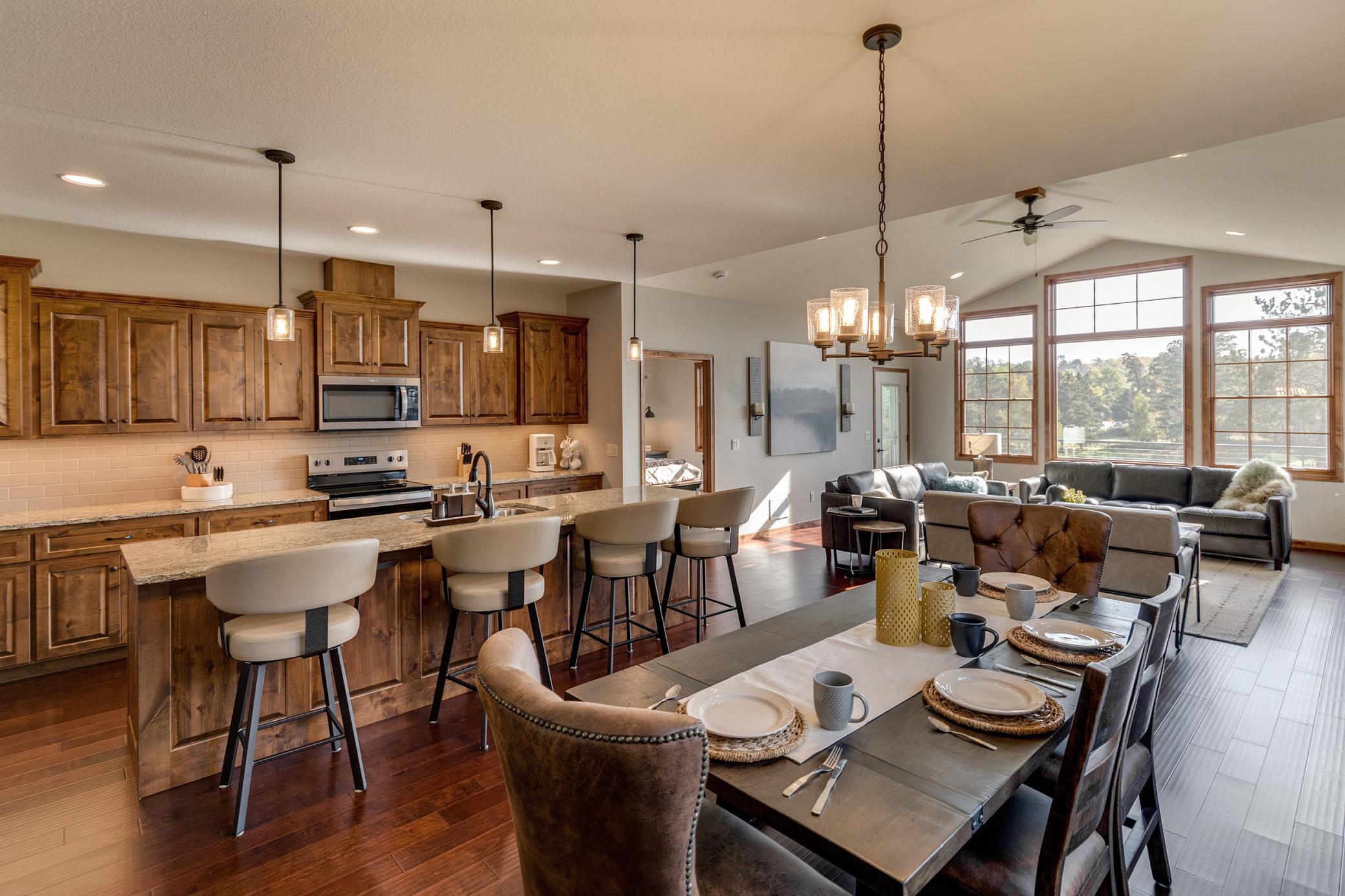 2025 townhouse for sale at 7866 Chickasaw Circle in Pequot Lakes, MN — 3 bed, 2 bath (photo 11 of 39)