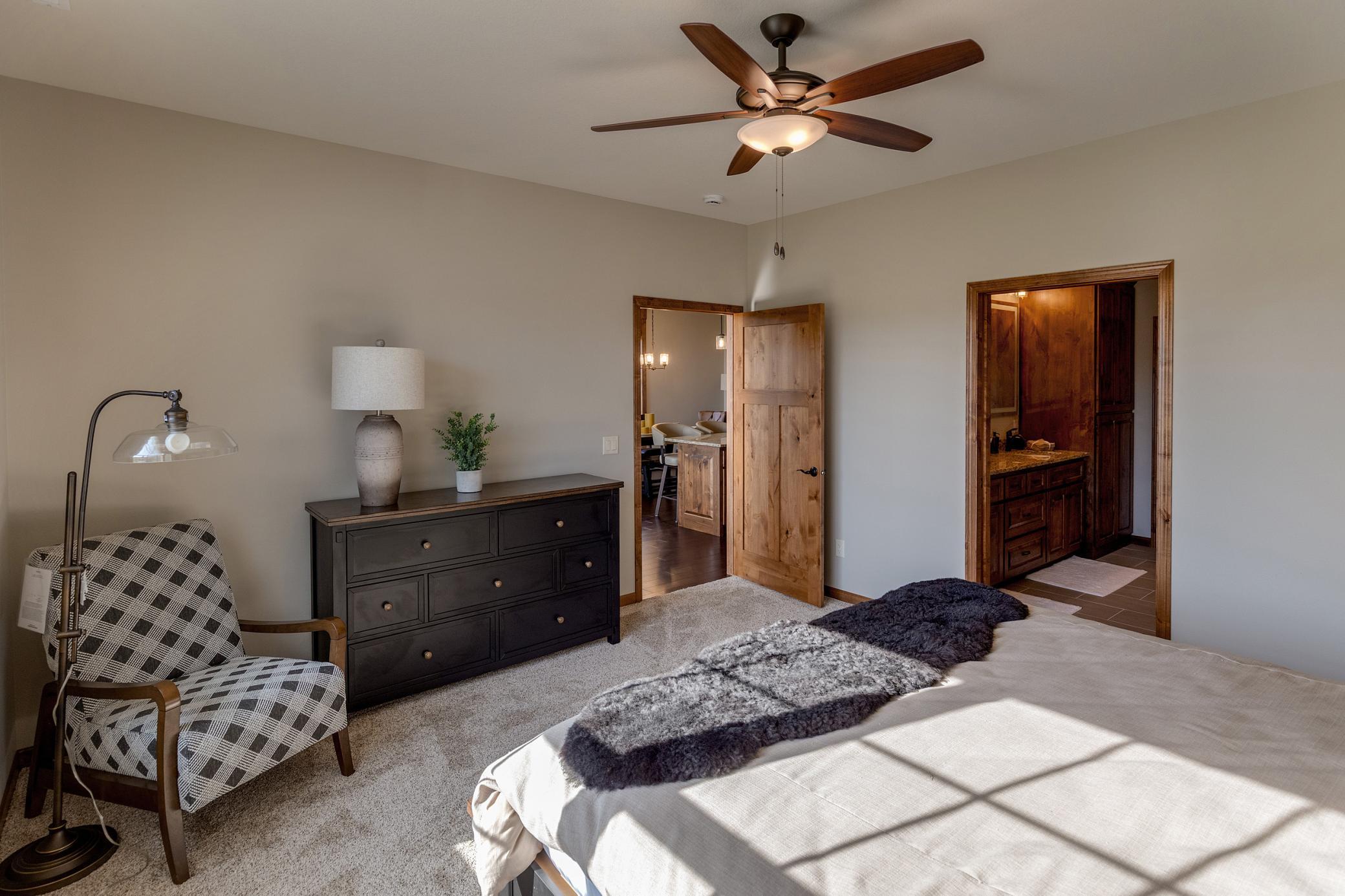 2025 townhouse for sale at 7866 Chickasaw Circle in Pequot Lakes, MN — 3 bed, 2 bath (photo 19 of 39)