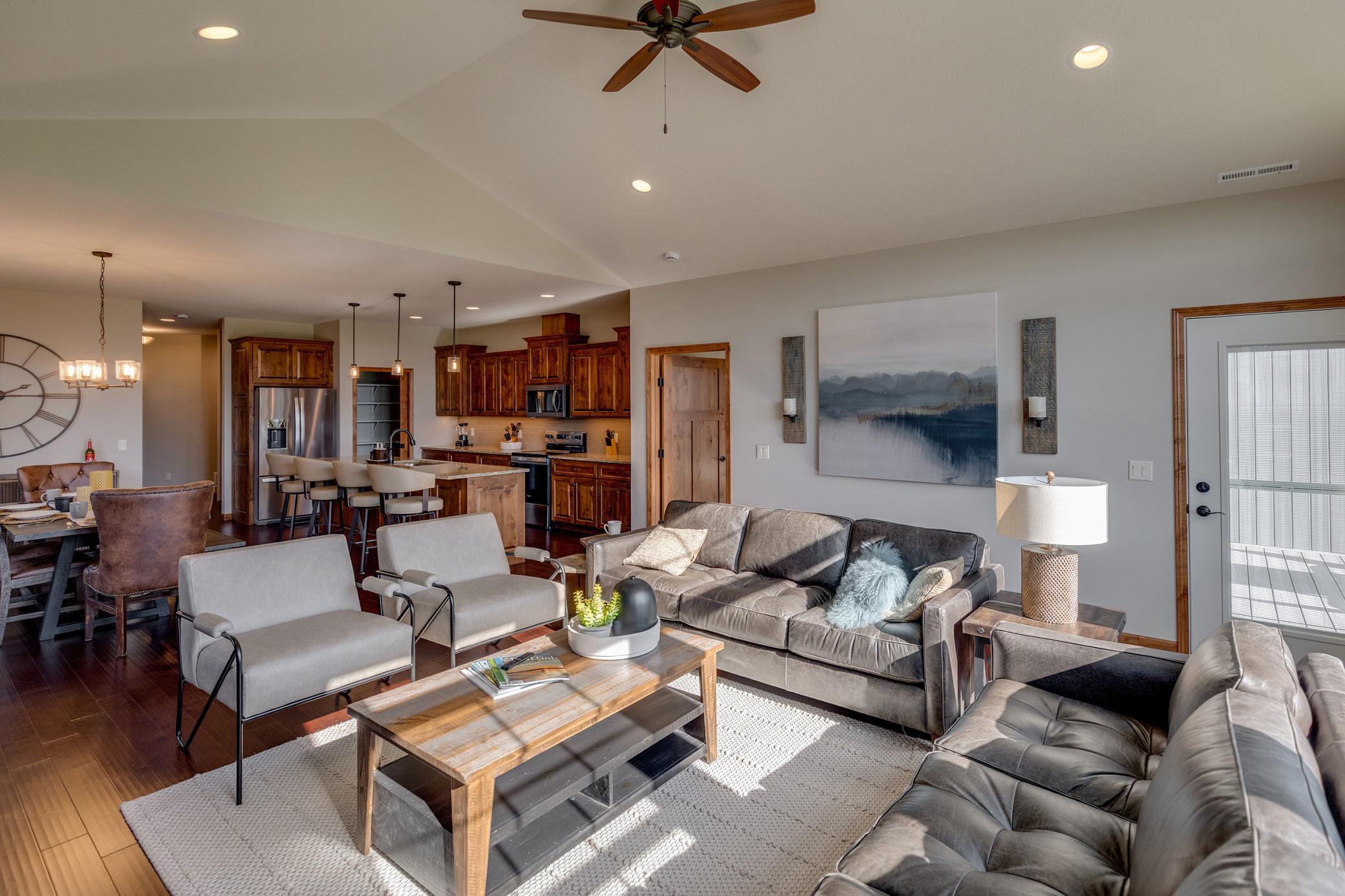 2025 townhouse for sale at 7866 Chickasaw Circle in Pequot Lakes, MN — 3 bed, 2 bath (photo 4 of 39)