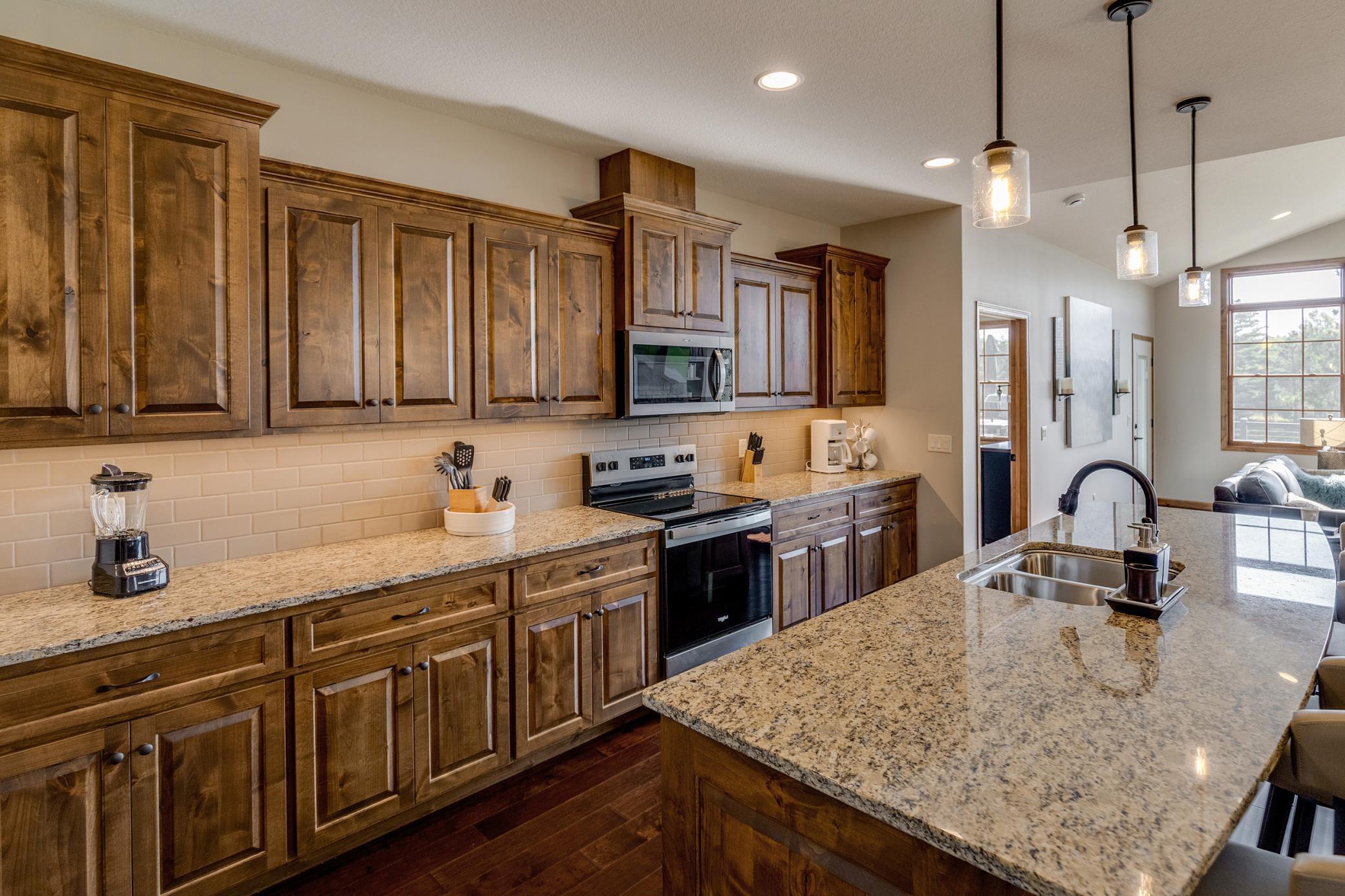 2025 townhouse for sale at 7866 Chickasaw Circle in Pequot Lakes, MN — 3 bed, 2 bath (photo 9 of 39)
