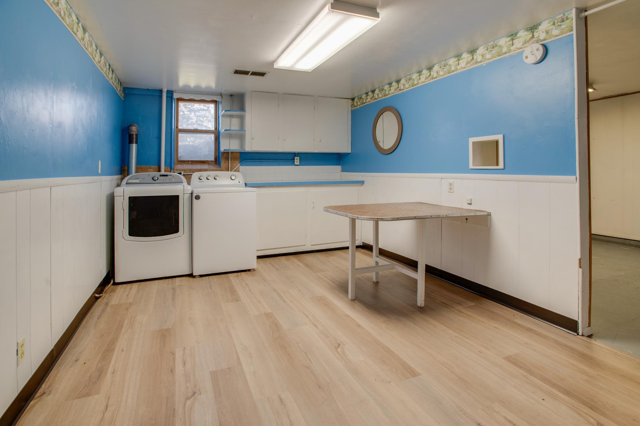 1952 single family home for sale at 614 16th Street N in Moorhead, MN — 3 bed, 2 bath (photo 27 of 47)