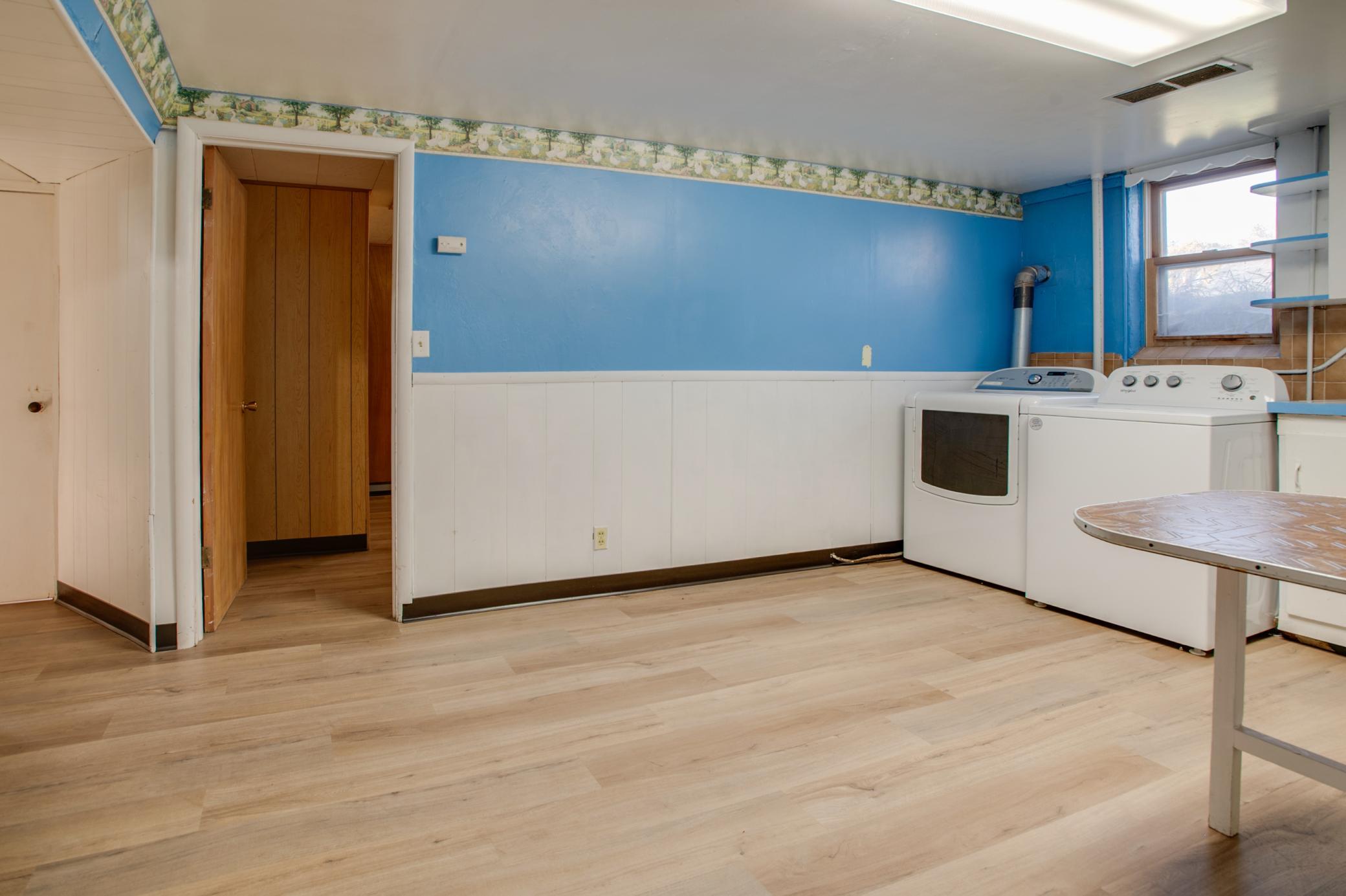 1952 single family home for sale at 614 16th Street N in Moorhead, MN — 3 bed, 2 bath (photo 28 of 47)