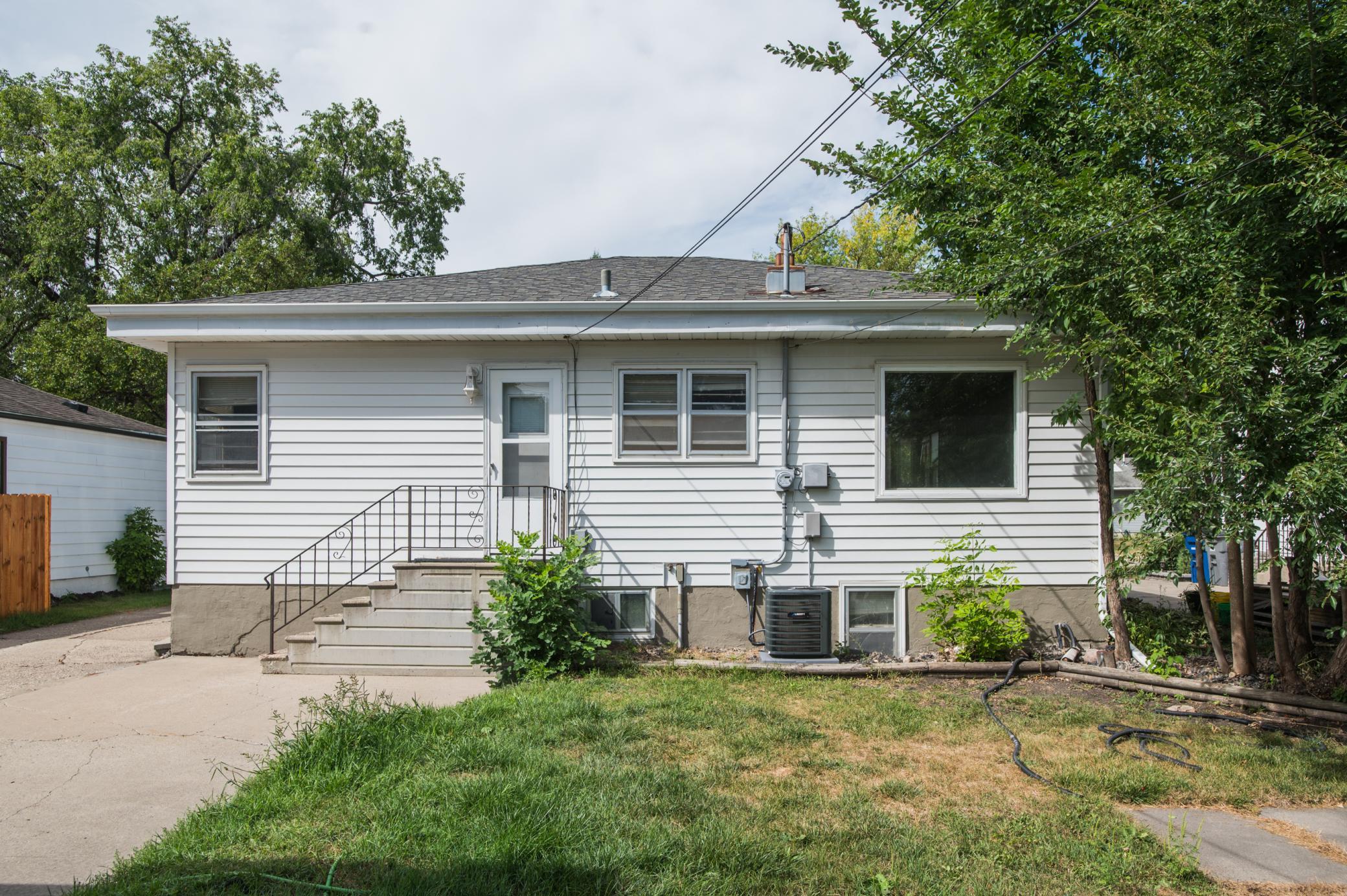 1952 single family home for sale at 614 16th Street N in Moorhead, MN — 3 bed, 2 bath (photo 42 of 47)