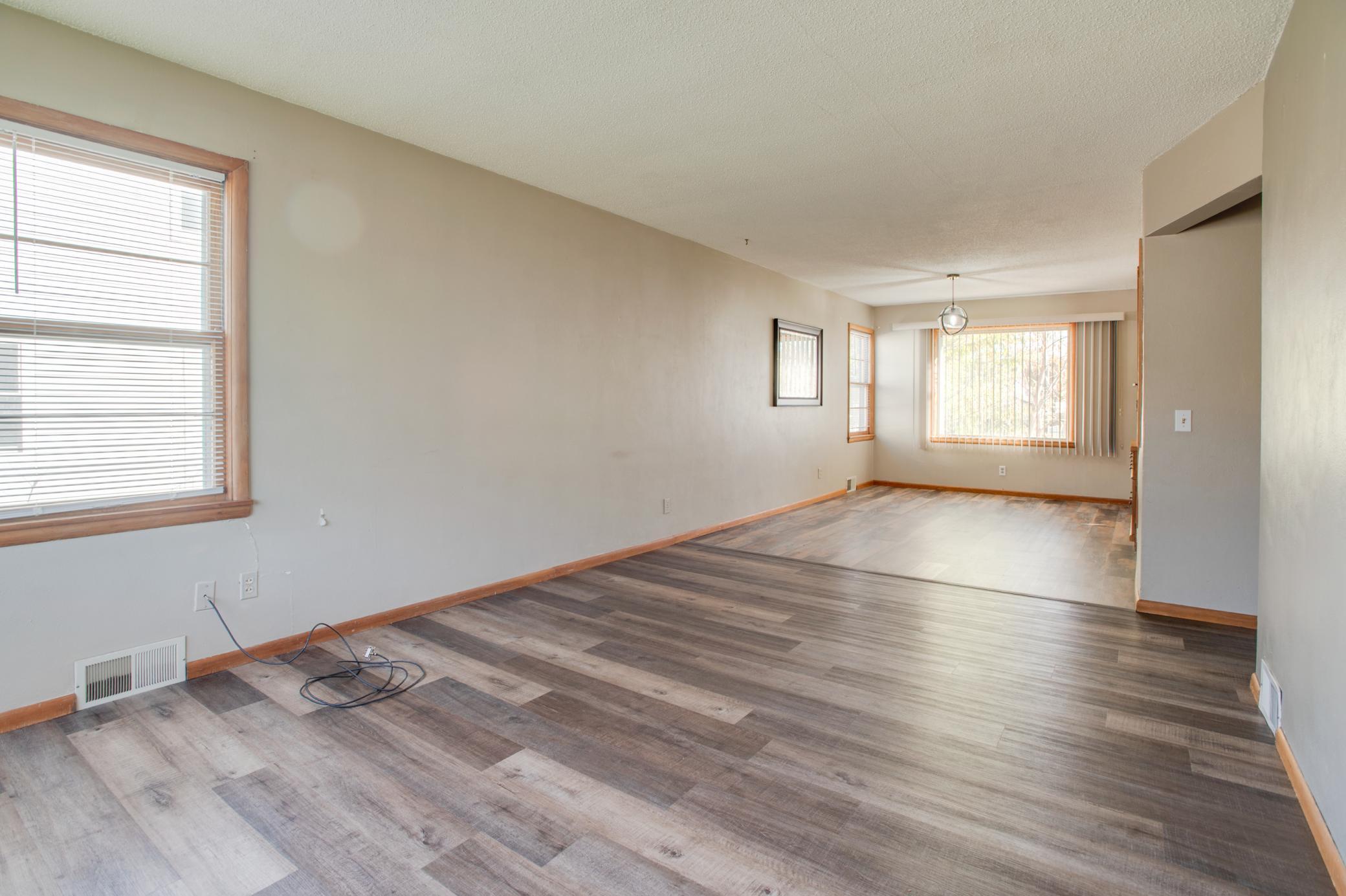 1952 single family home for sale at 614 16th Street N in Moorhead, MN — 3 bed, 2 bath (photo 9 of 47)
