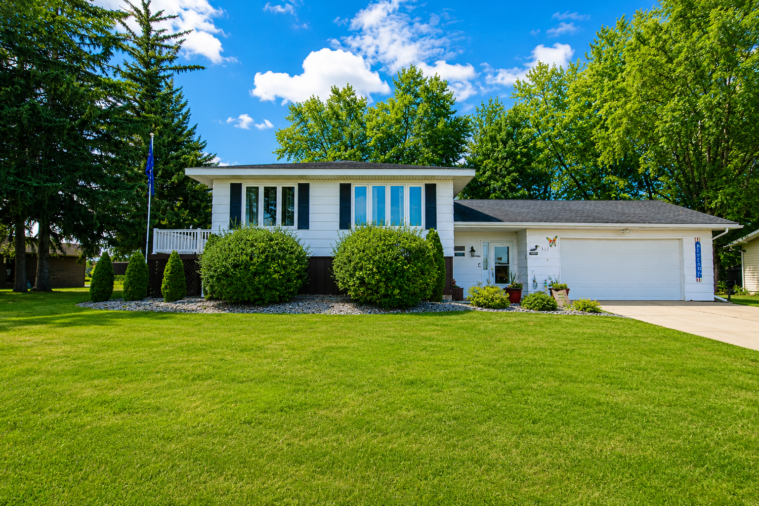 1973 single family home for sale at 913 1st Avenue SE in Long Prairie, MN — 4 bed, 3 bath