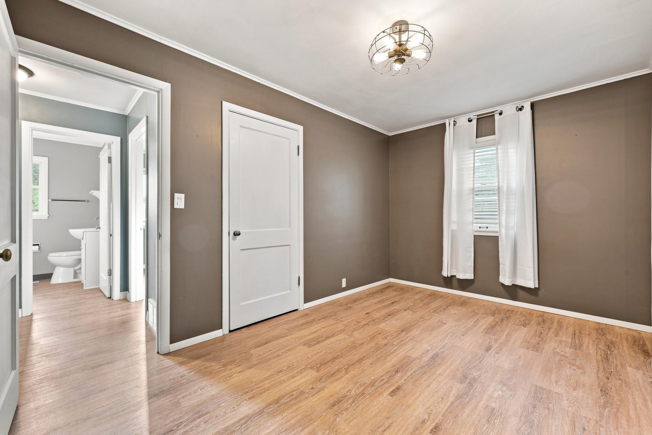 1951 single family home for sale at 408 15th Avenue S in Fargo, ND — 3 bed, 1 bath (photo 14 of 27)