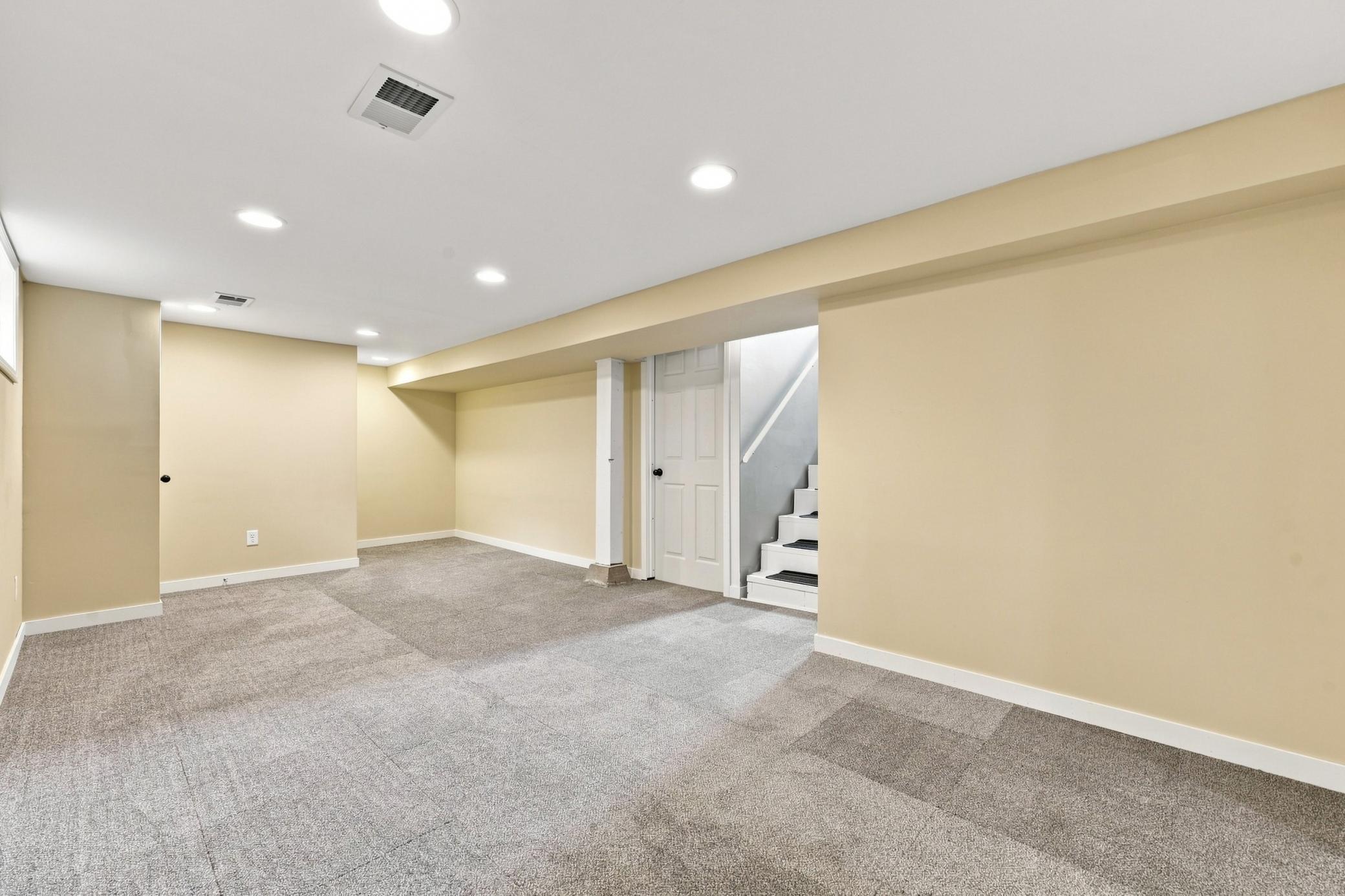 1951 single family home for sale at 408 15th Avenue S in Fargo, ND — 3 bed, 1 bath (photo 16 of 27)