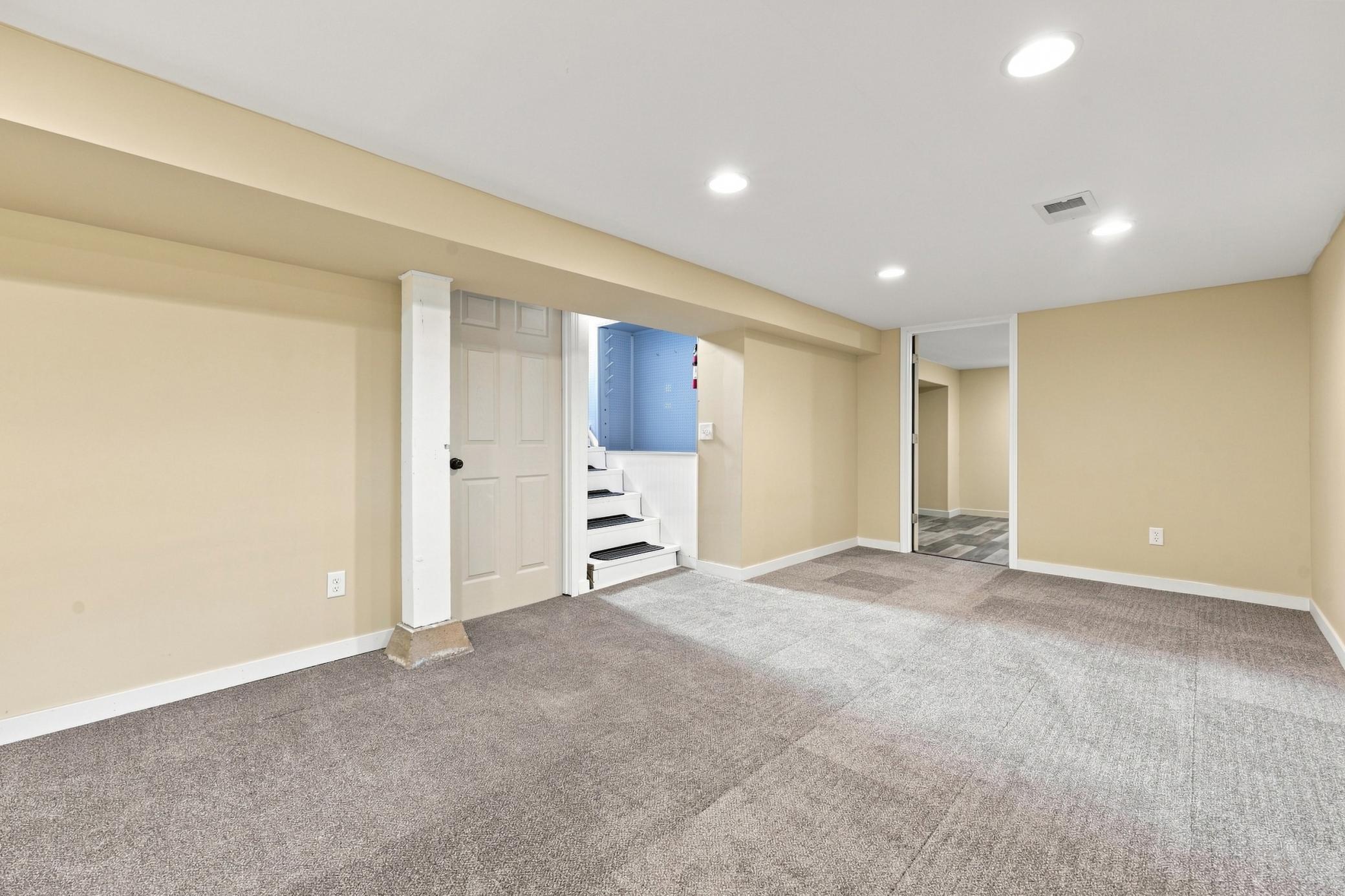 1951 single family home for sale at 408 15th Avenue S in Fargo, ND — 3 bed, 1 bath (photo 17 of 27)
