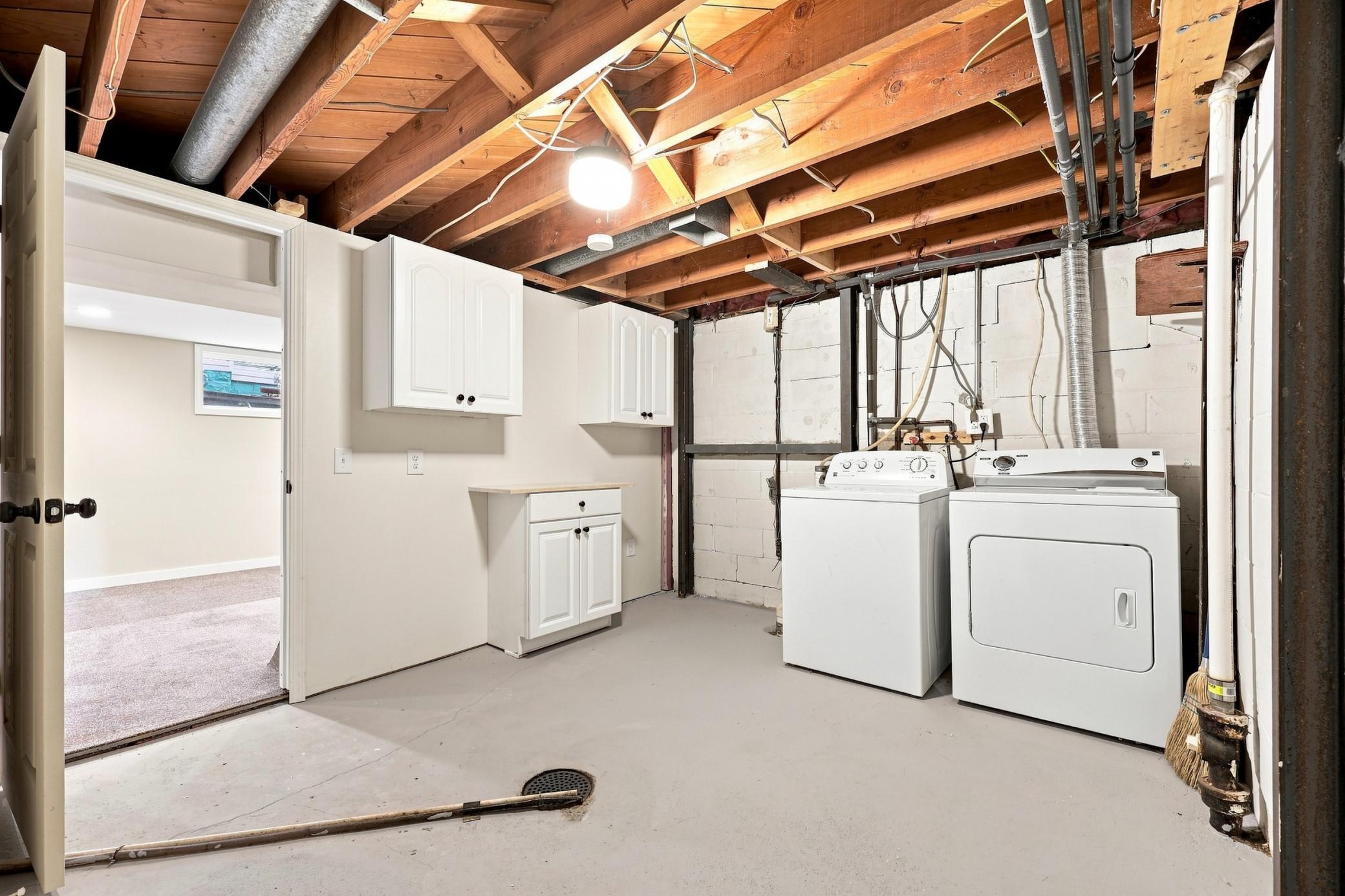 1951 single family home for sale at 408 15th Avenue S in Fargo, ND — 3 bed, 1 bath (photo 21 of 27)