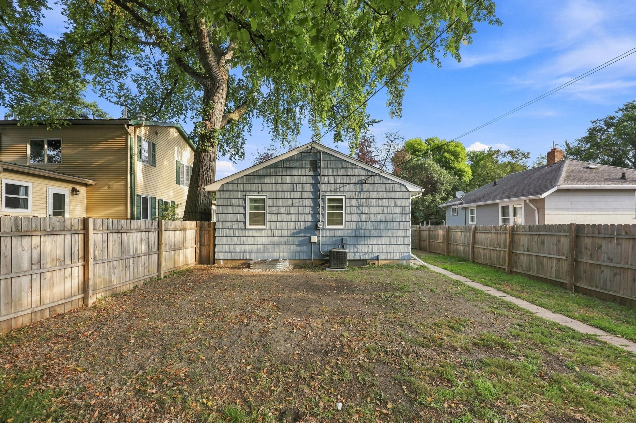 1951 single family home for sale at 408 15th Avenue S in Fargo, ND — 3 bed, 1 bath (photo 25 of 27)