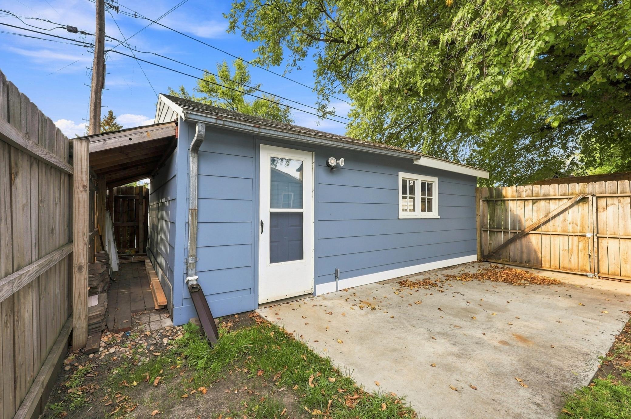 1951 single family home for sale at 408 15th Avenue S in Fargo, ND — 3 bed, 1 bath (photo 26 of 27)