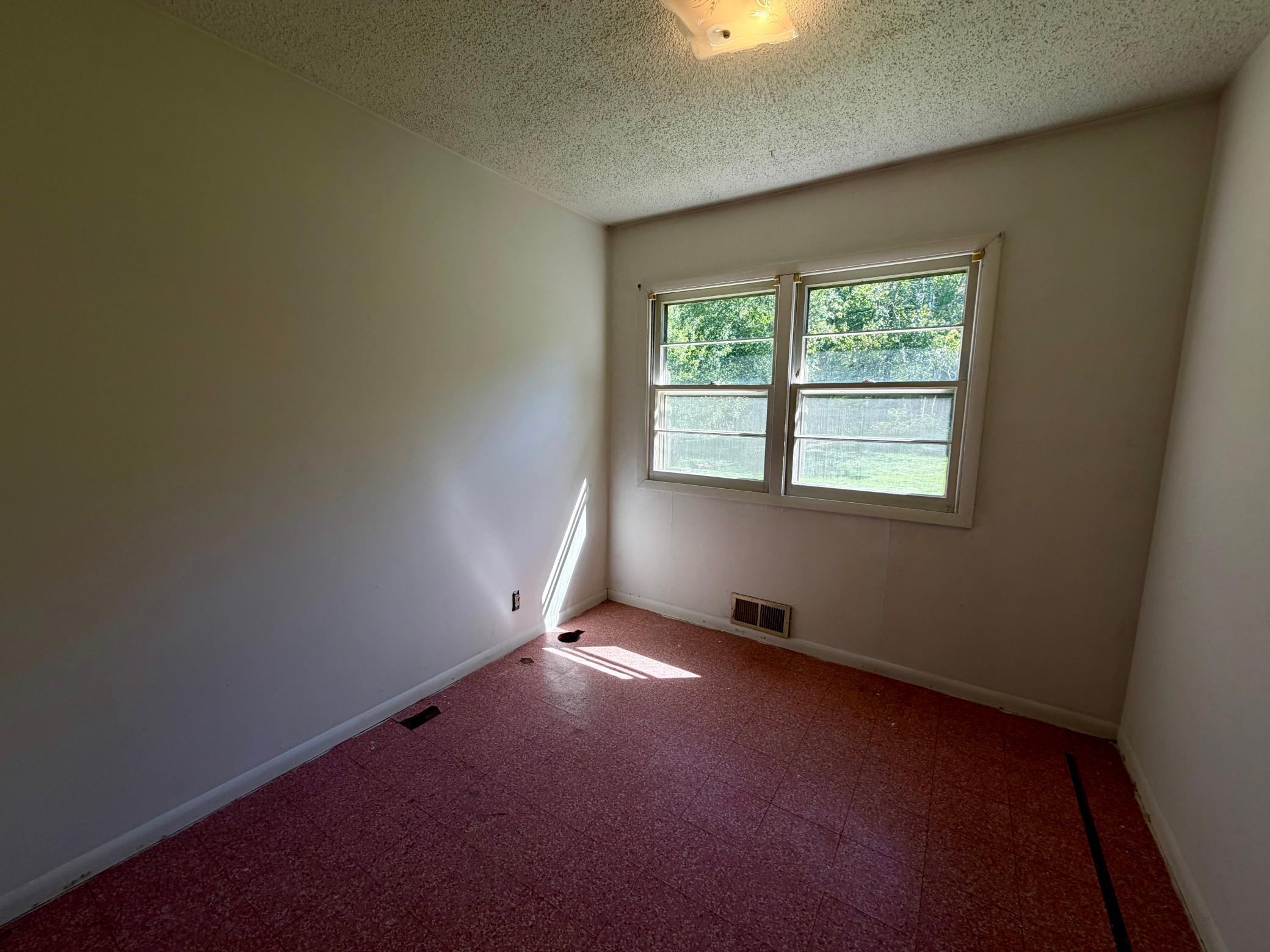 1958 single family home for sale at 22736 County Road 453 in Bovey, MN — 3 bed, 1 bath (photo 9 of 15)