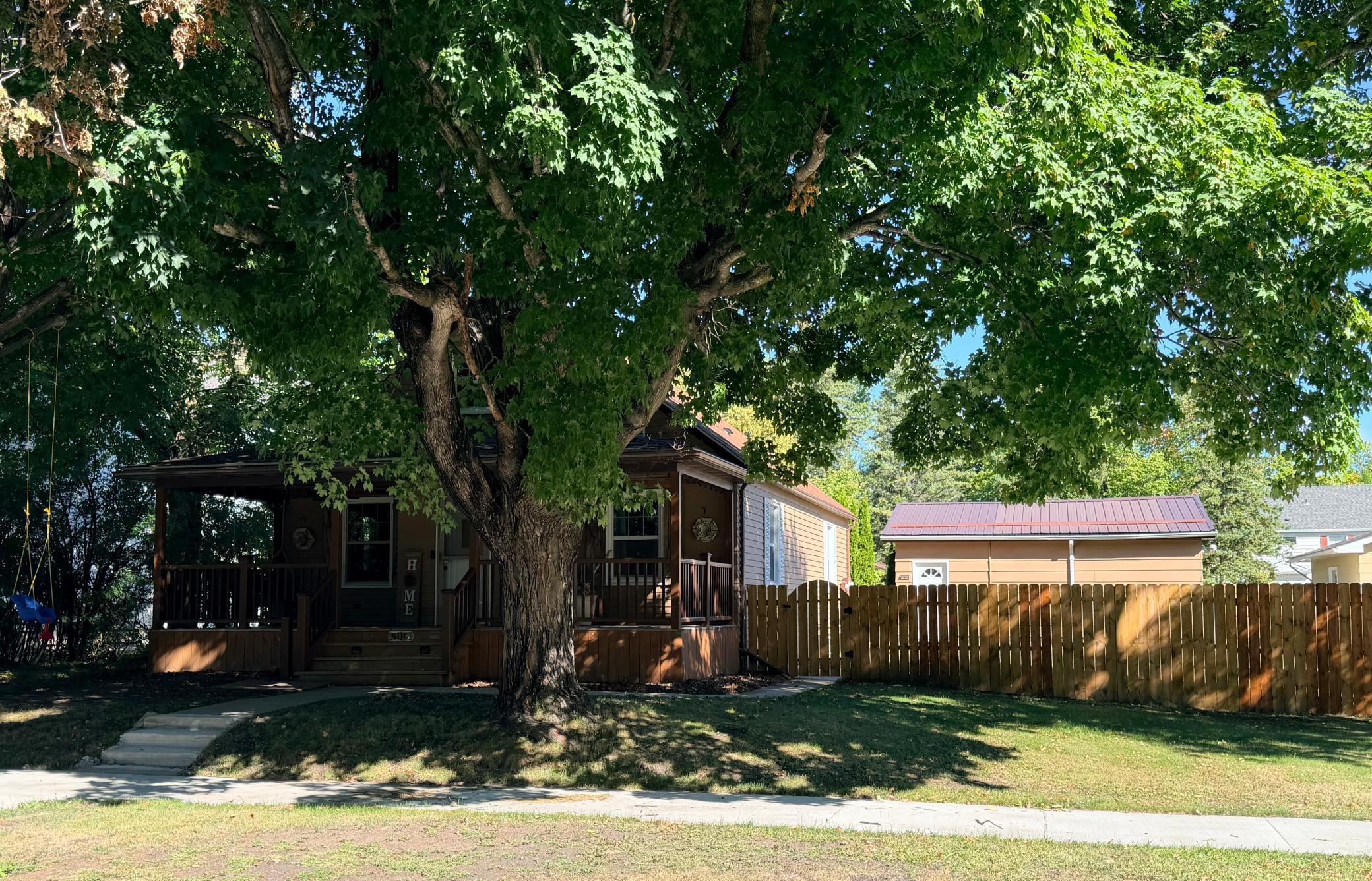1936 single family home for sale at 509 5th Street NE in Fosston, MN — 3 bed, 2 bath (photo 4 of 47)
