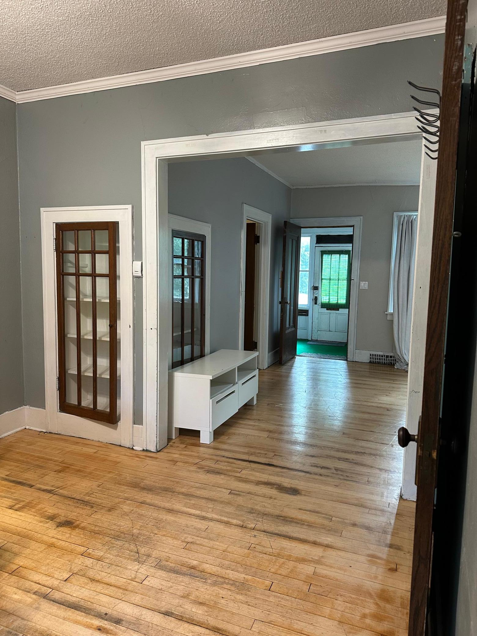 1921 single family home for sale at 1034 University Drive N in Fargo, ND — 4 bed, 2 bath (photo 3 of 5)