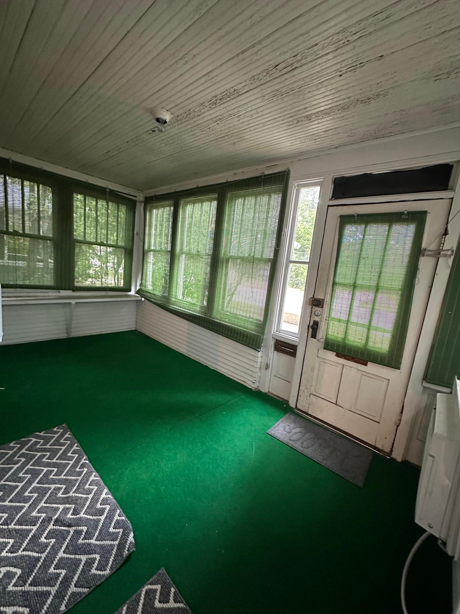 1921 single family home for sale at 1034 University Drive N in Fargo, ND — 4 bed, 2 bath (photo 5 of 5)