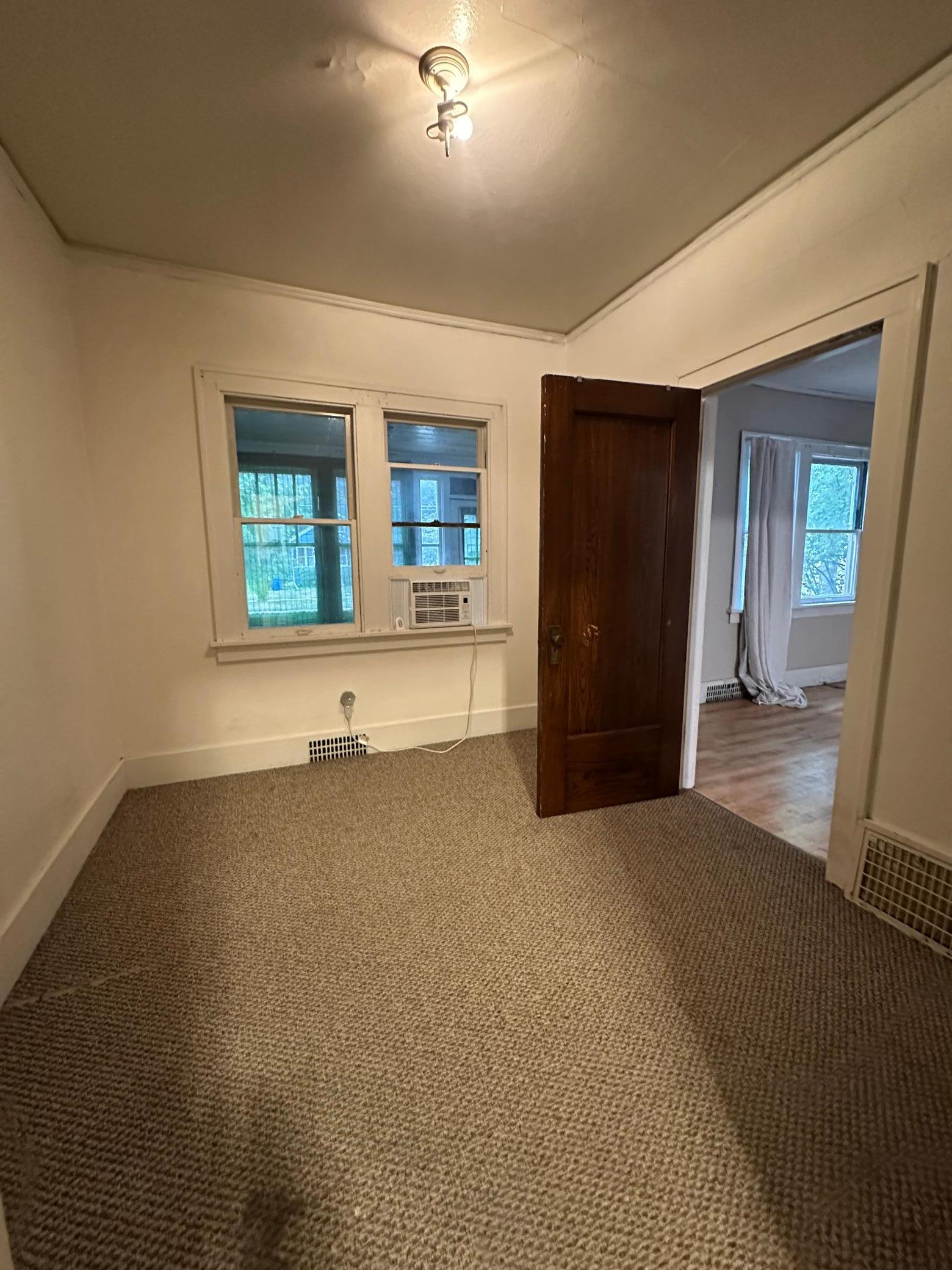 1921 single family home for sale at 1034 University Drive N in Fargo, ND — 4 bed, 2 bath (photo 6 of 14)