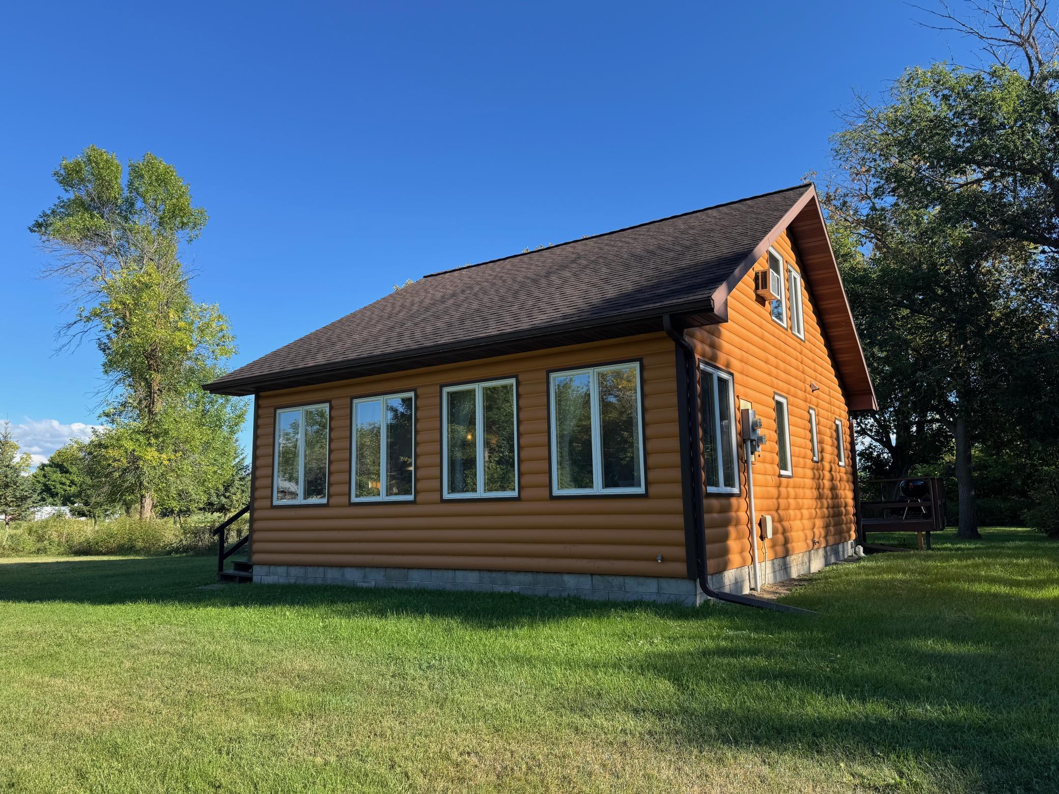 2005 single family home for sale at 17193 Fox Den Trail NE in Kelliher, MN — 2 bed, 1 bath (photo 8 of 62)