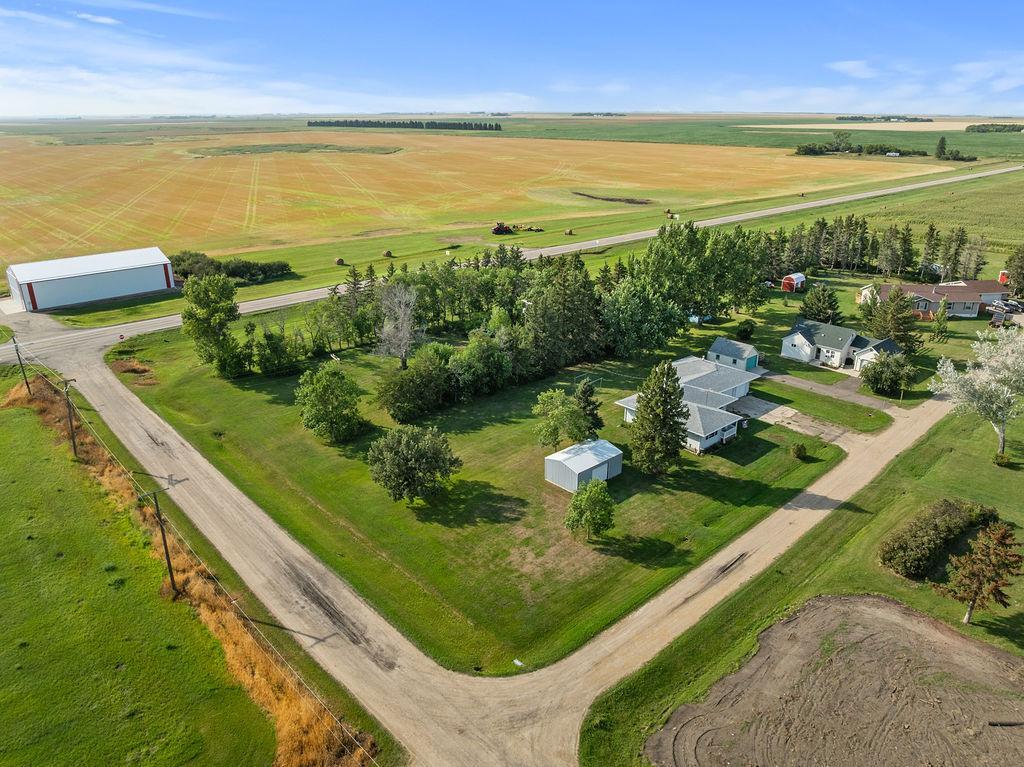 1963 single family home for sale at 317 Henry Street in Kramer, ND — 2 bed, 1 bath (photo 12 of 40)
