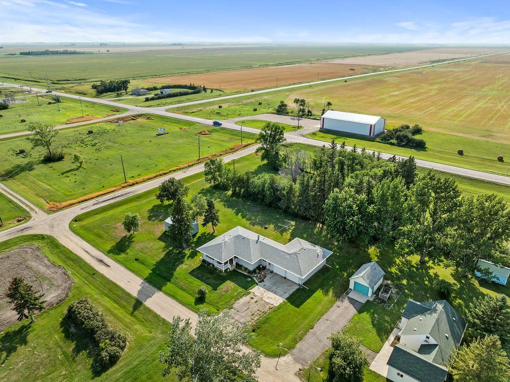 1963 single family home for sale at 317 Henry Street in Kramer, ND — 2 bed, 1 bath (photo 13 of 40)