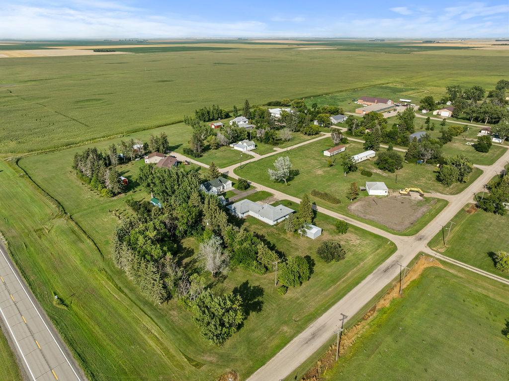 1963 single family home for sale at 317 Henry Street in Kramer, ND — 2 bed, 1 bath (photo 16 of 40)