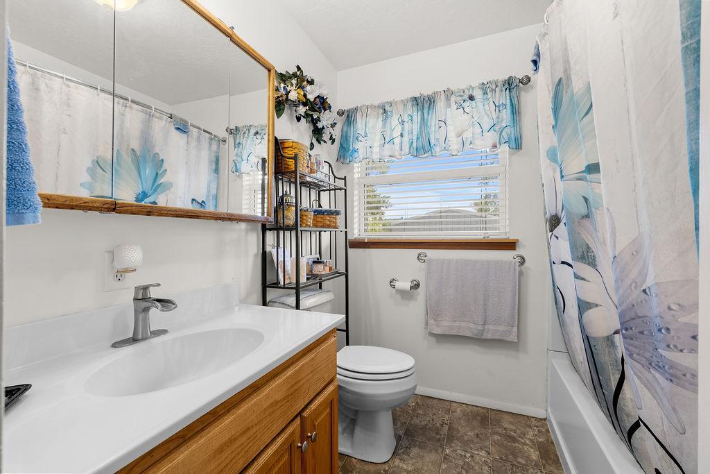 1963 single family home for sale at 317 Henry Street in Kramer, ND — 2 bed, 1 bath (photo 35 of 40)