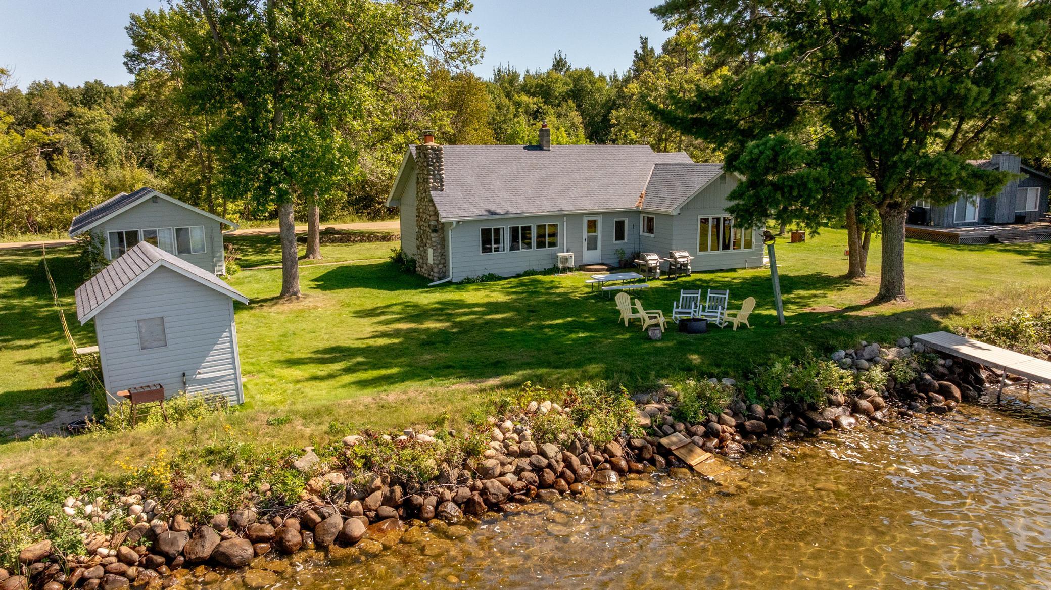 1975 single family home for sale at 4055 Forseman Point Drive NW in Hackensack, MN — 5 bed, 3 bath (photo 4 of 28)