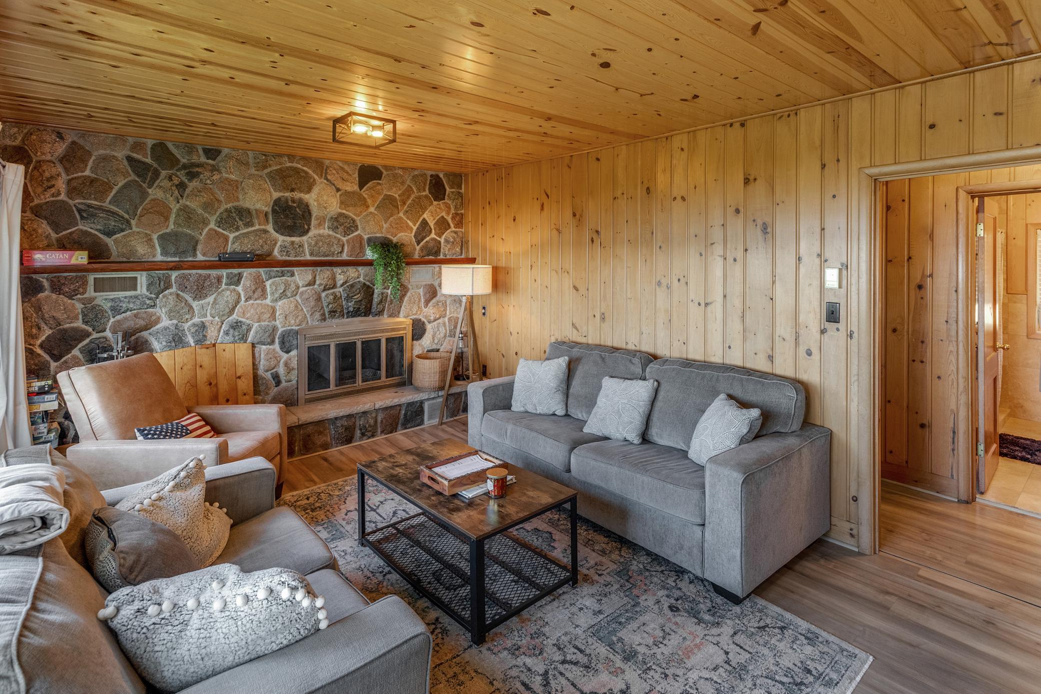 1975 single family home for sale at 4055 Forseman Point Drive NW in Hackensack, MN — 5 bed, 3 bath (photo 8 of 28)