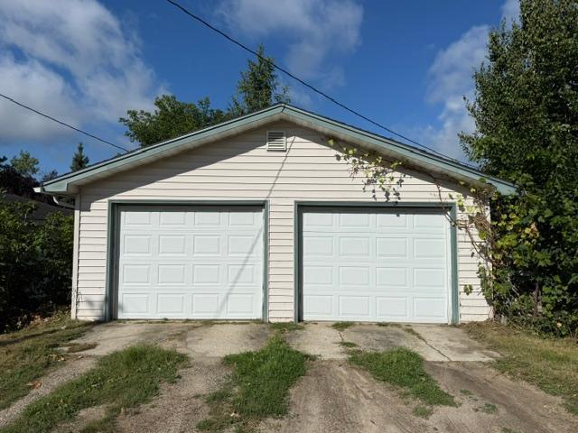 1910 single family home for sale at 24 3rd Street SE in Blackduck, MN — 4 bed, 1 bath (photo 5 of 25)