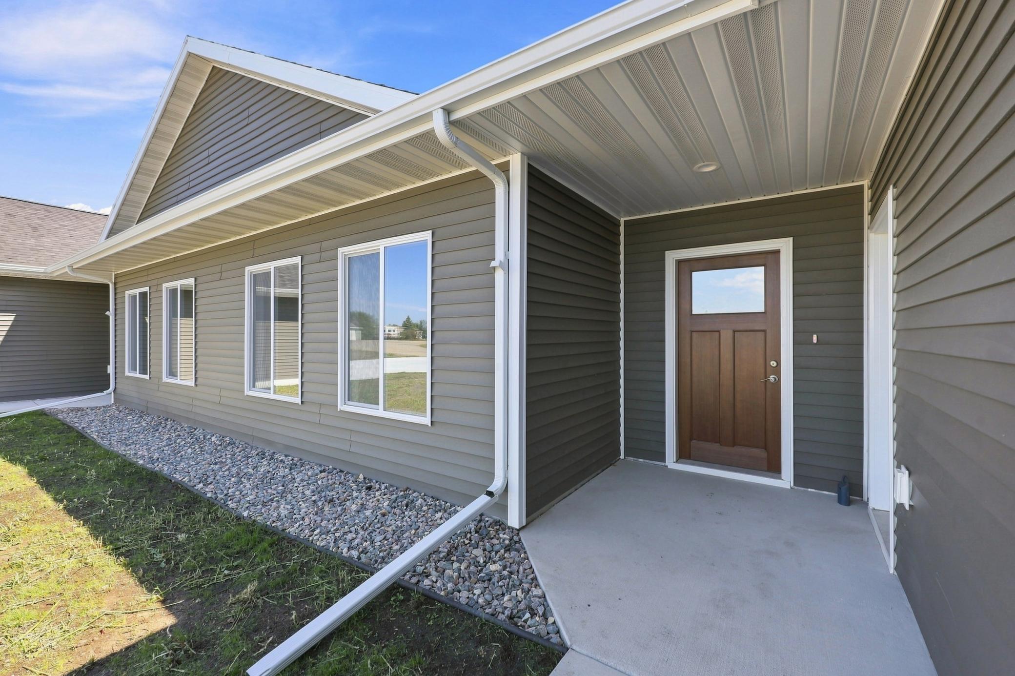 2026 twin home for sale at 6001 6th Street, Unit B in Lake Park, MN — 2 bed, 2 bath (photo 3 of 30)