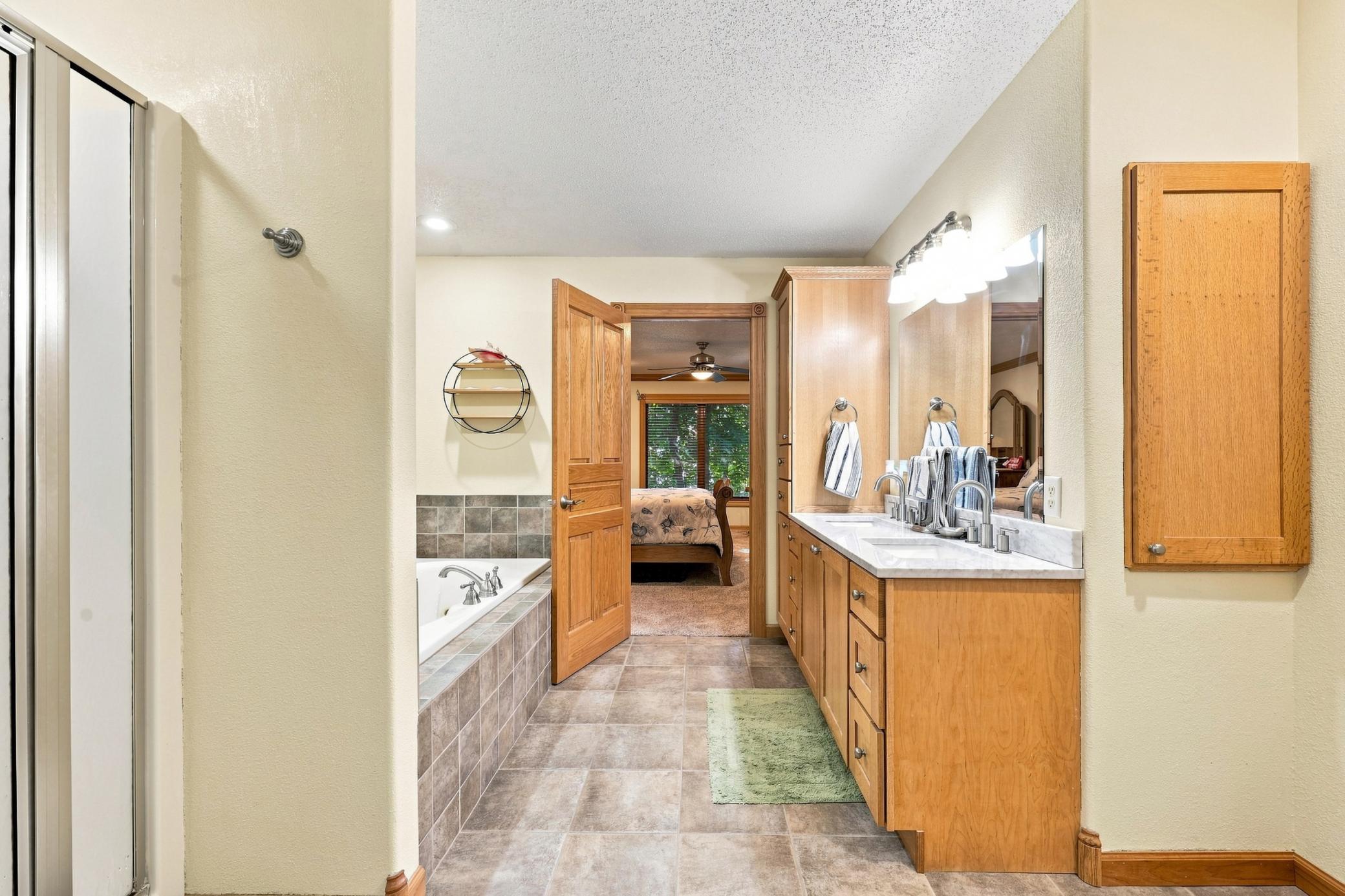 2002 single family home for sale at 24011 Woodland Lane in Detroit Lakes, MN — 4 bed, 3 bath (photo 14 of 34)