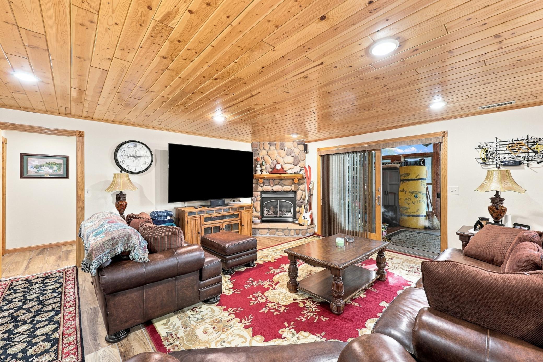 2002 single family home for sale at 24011 Woodland Lane in Detroit Lakes, MN — 4 bed, 3 bath (photo 19 of 34)