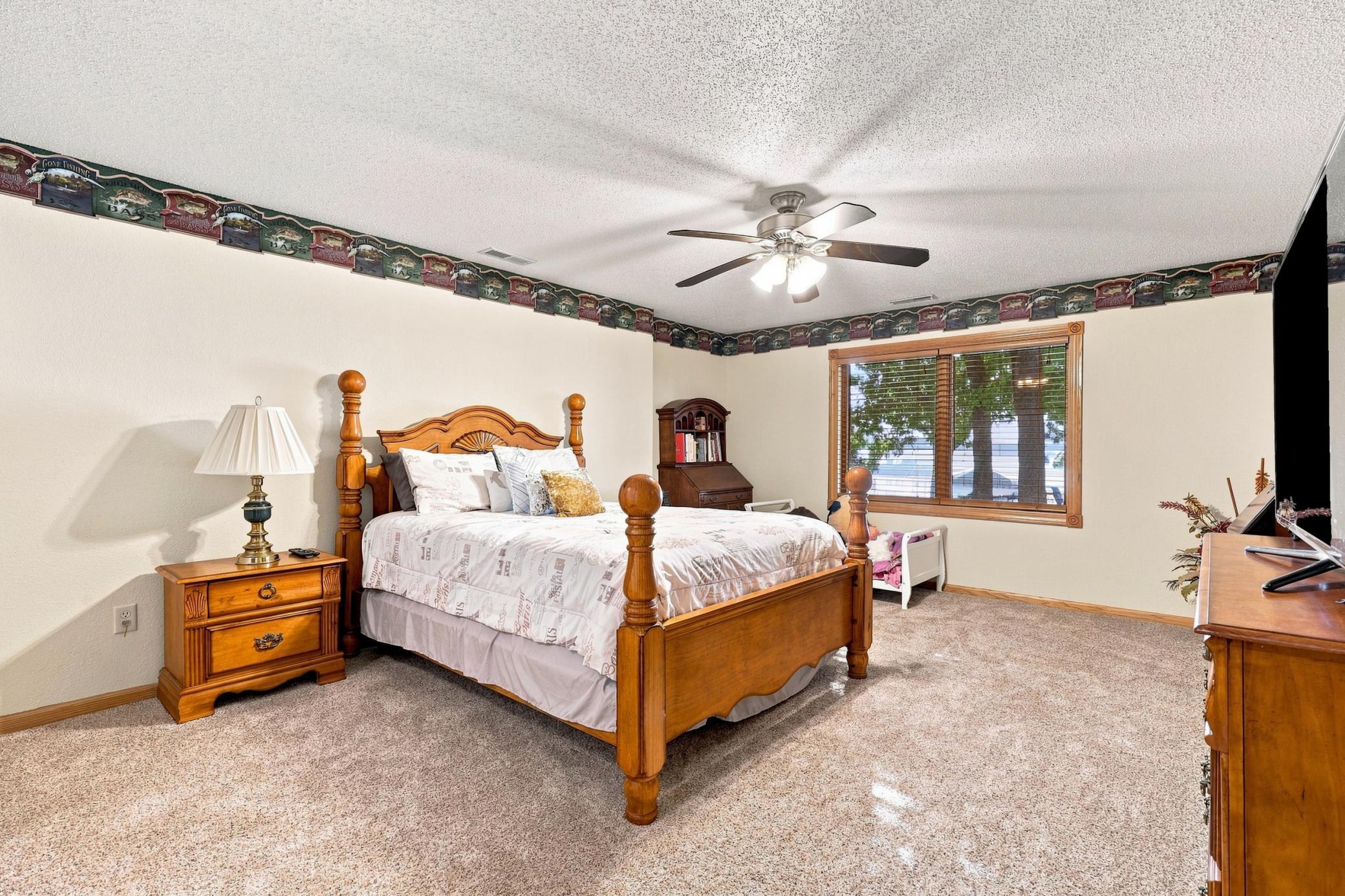 2002 single family home for sale at 24011 Woodland Lane in Detroit Lakes, MN — 4 bed, 3 bath (photo 25 of 34)