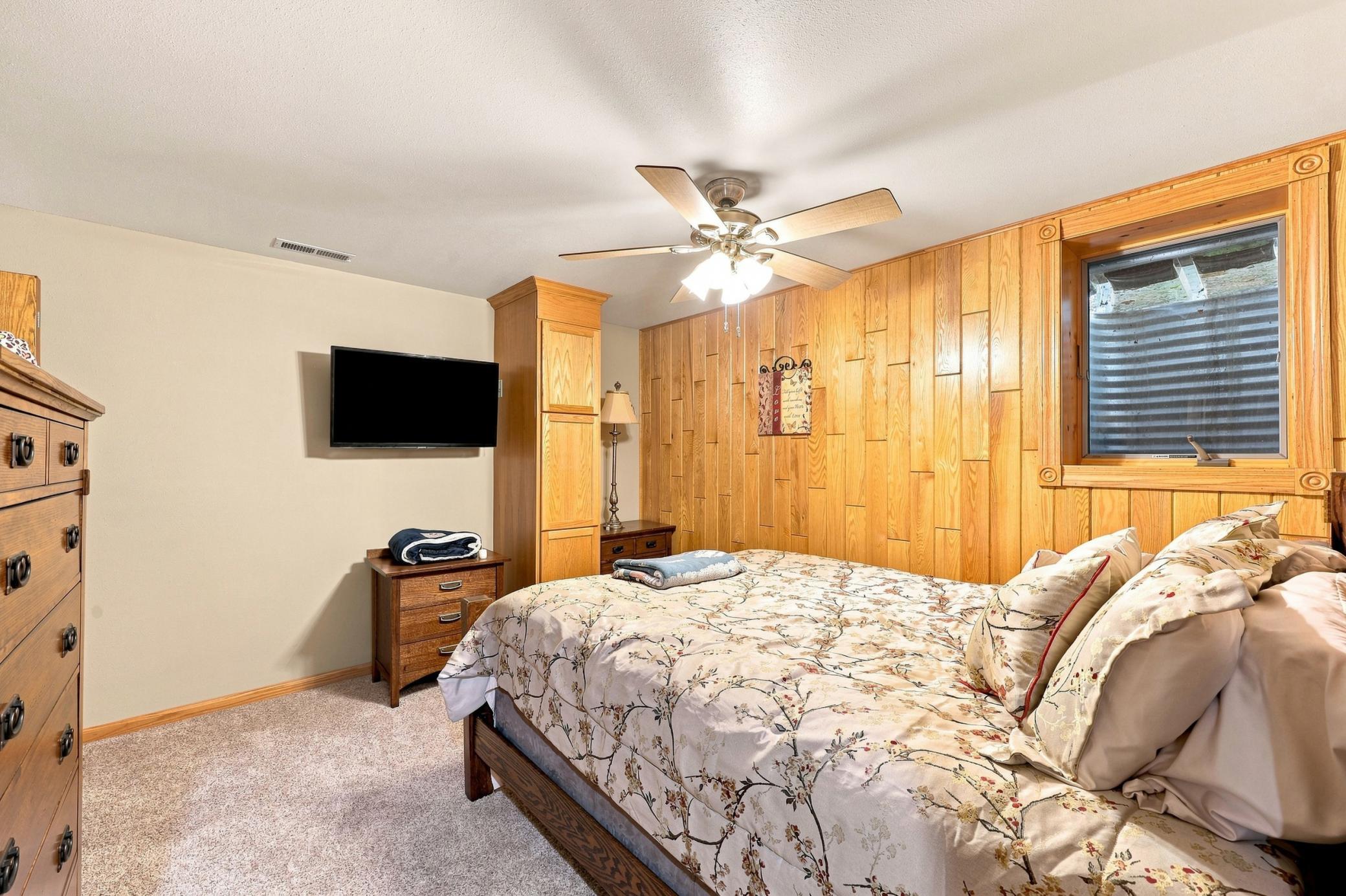 2002 single family home for sale at 24011 Woodland Lane in Detroit Lakes, MN — 4 bed, 3 bath (photo 27 of 34)