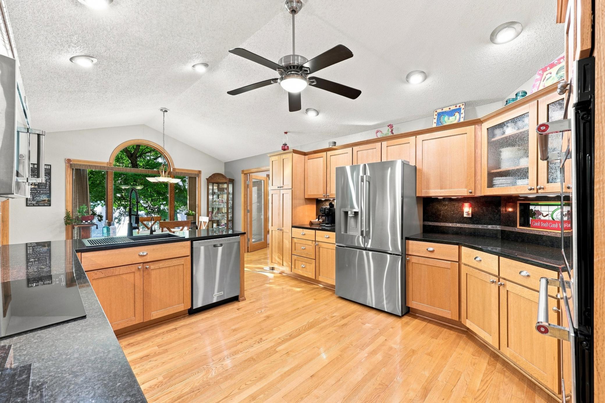 2002 single family home for sale at 24011 Woodland Lane in Detroit Lakes, MN — 4 bed, 3 bath (photo 10 of 34)