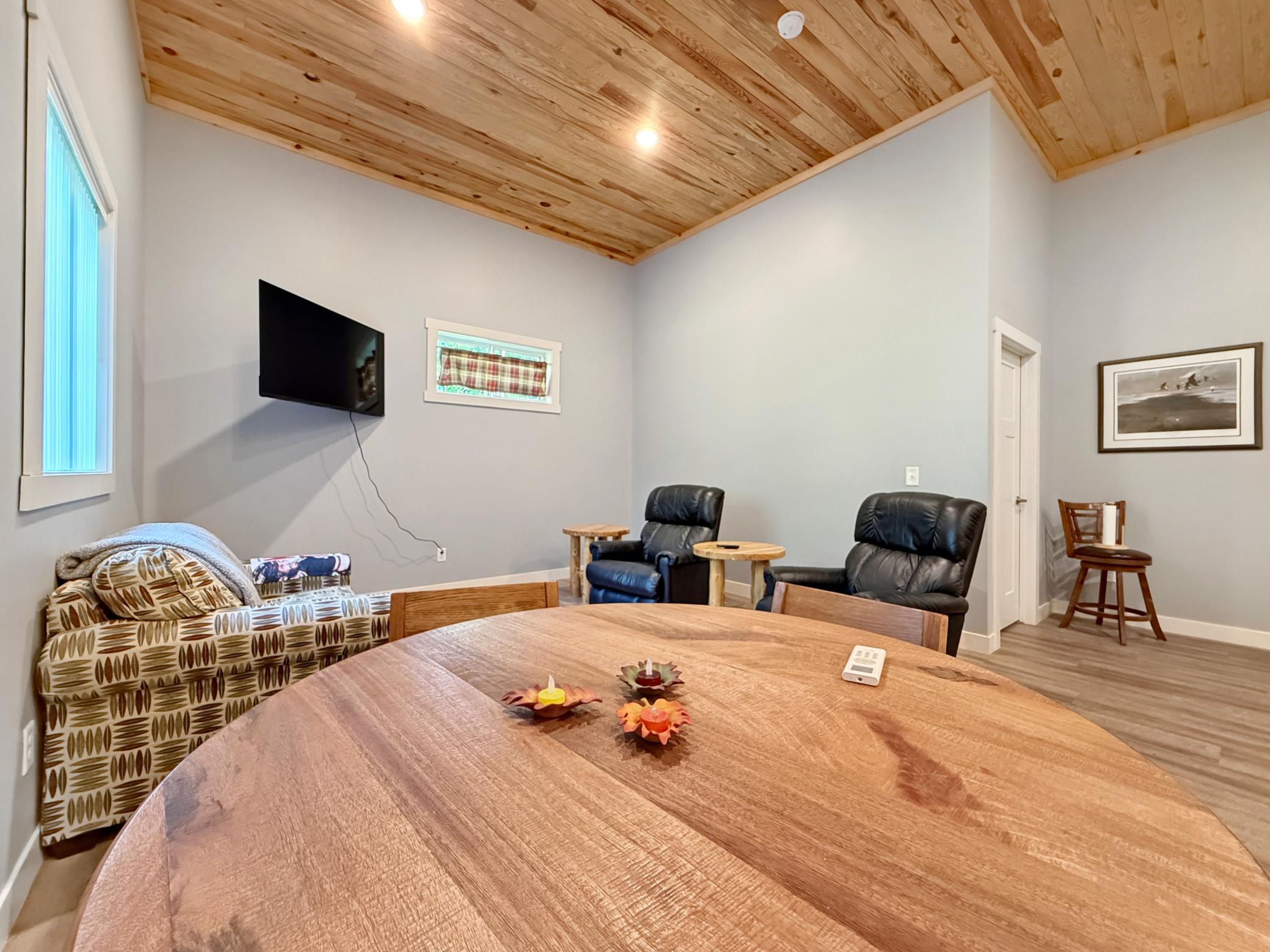 2022 single family home for sale at 8940 Bemidji Road NE in Bemidji, MN — 2 bed, 3 bath (photo 6 of 34)