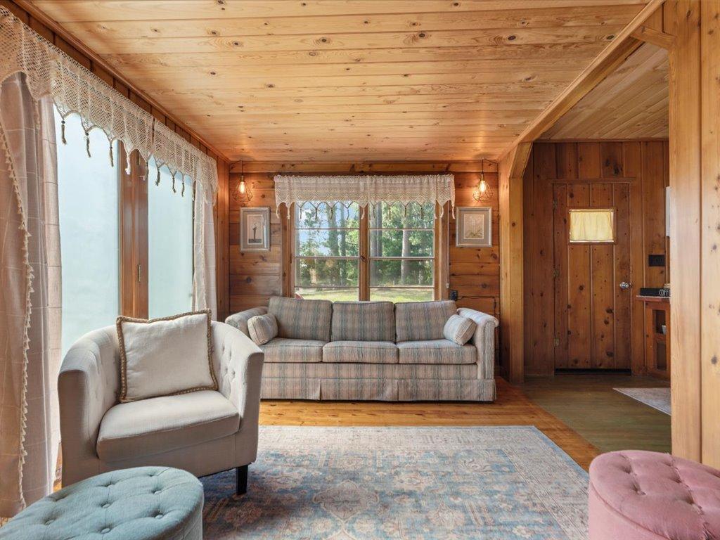 1950 single family home for sale at 29978 Pequot Boulevard in Pequot Lakes, MN — 1 bed, 1 bath (photo 10 of 25)
