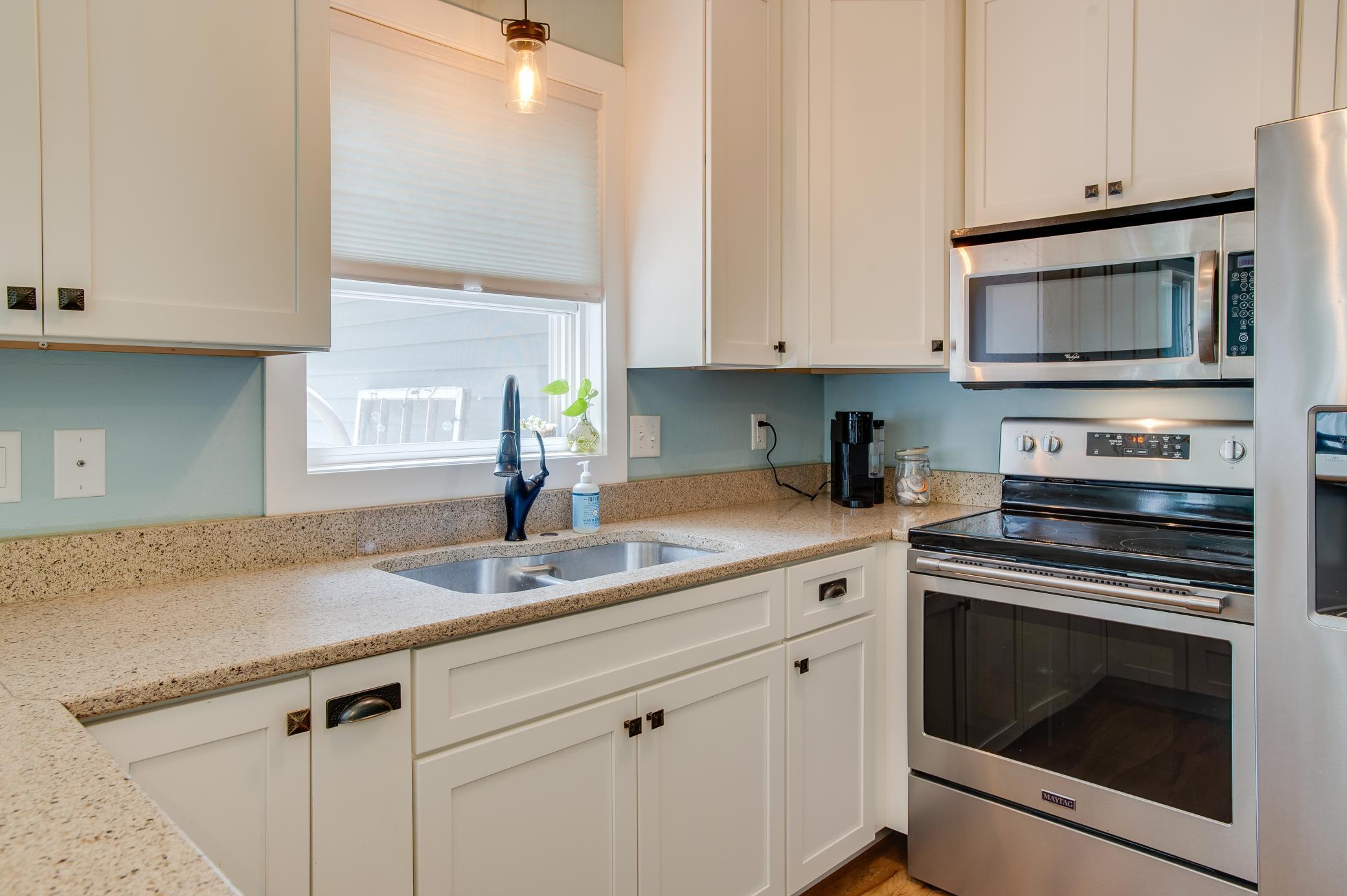 1974 single family home for sale at 429 Brook Avenue in Moorhead, MN — 3 bed, 2 bath (photo 14 of 51)