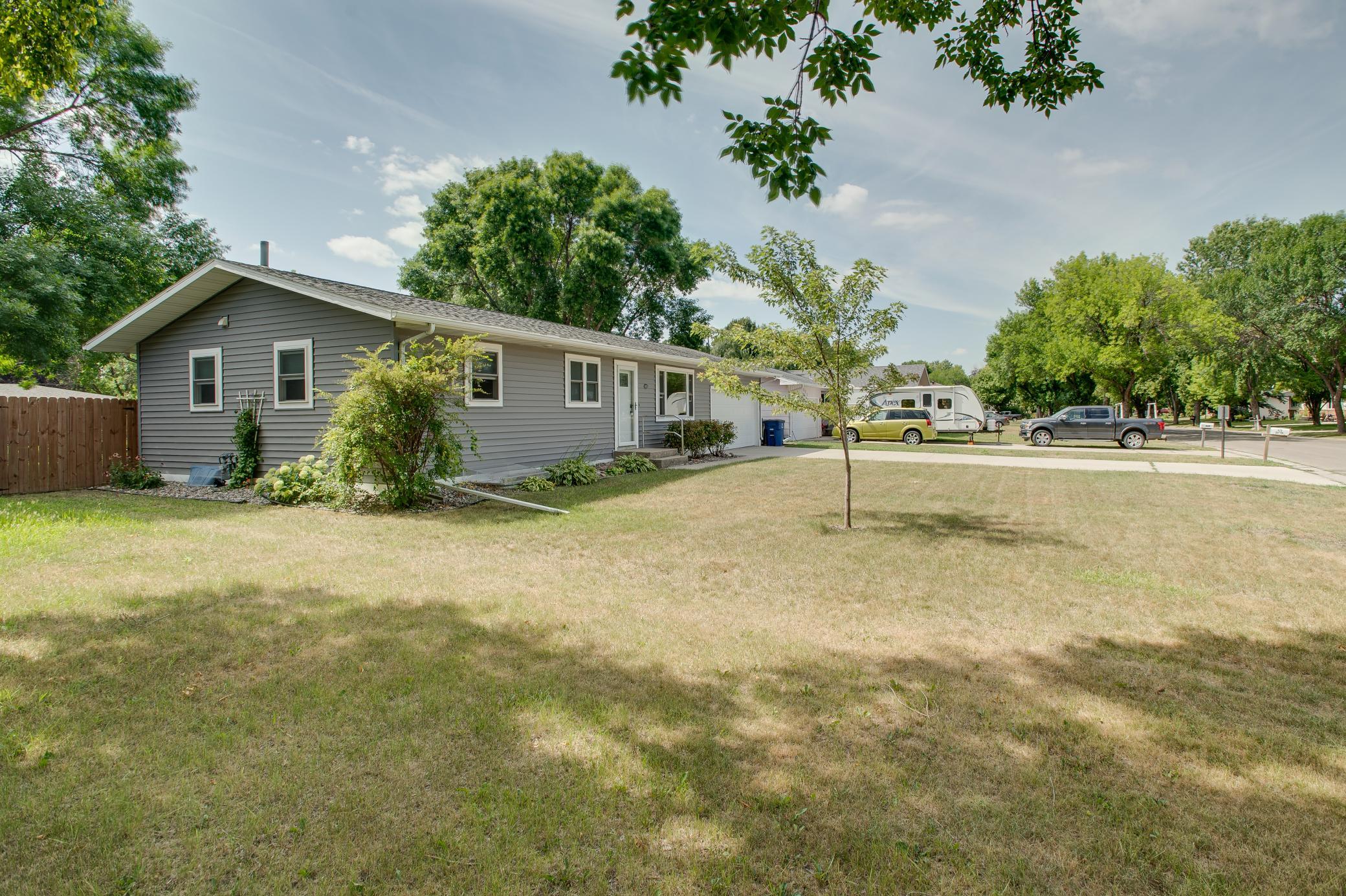 1974 single family home for sale at 429 Brook Avenue in Moorhead, MN — 3 bed, 2 bath (photo 3 of 51)