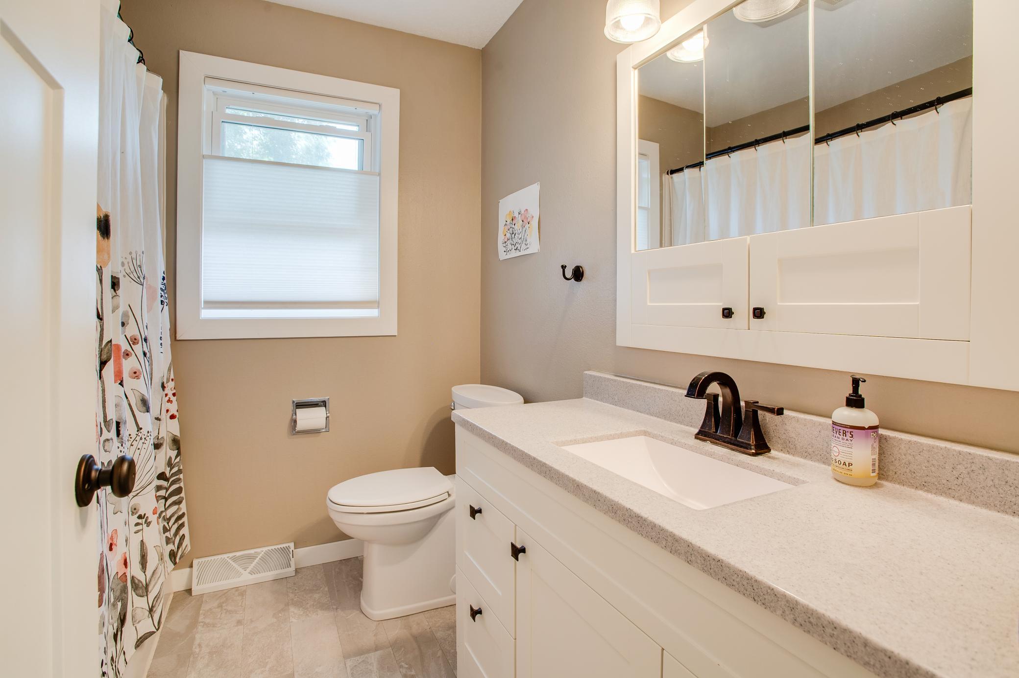 1974 single family home for sale at 429 Brook Avenue in Moorhead, MN — 3 bed, 2 bath (photo 25 of 51)