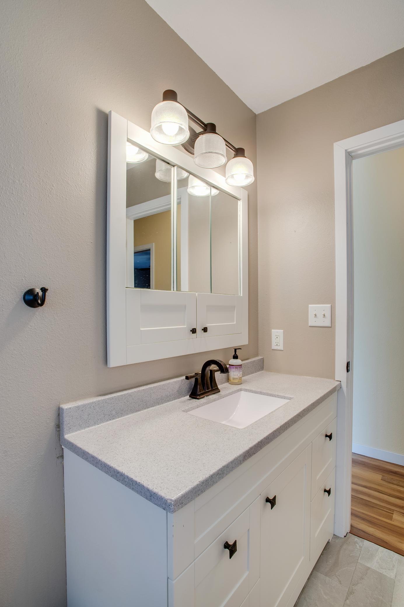 1974 single family home for sale at 429 Brook Avenue in Moorhead, MN — 3 bed, 2 bath (photo 26 of 51)