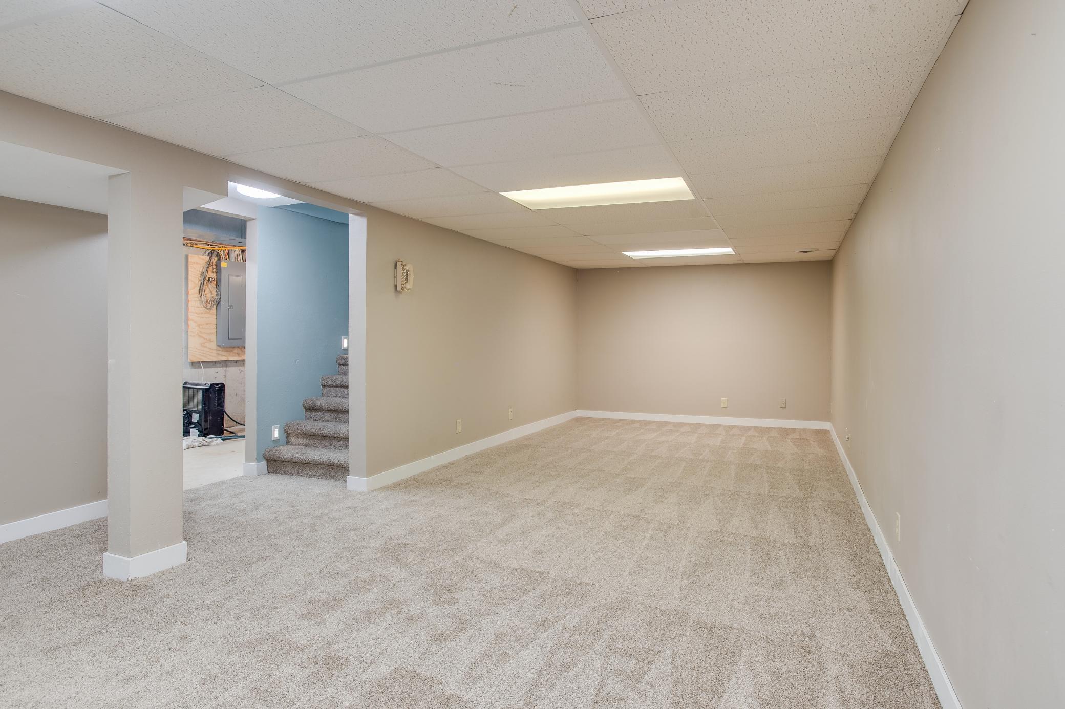 1974 single family home for sale at 429 Brook Avenue in Moorhead, MN — 3 bed, 2 bath (photo 27 of 51)
