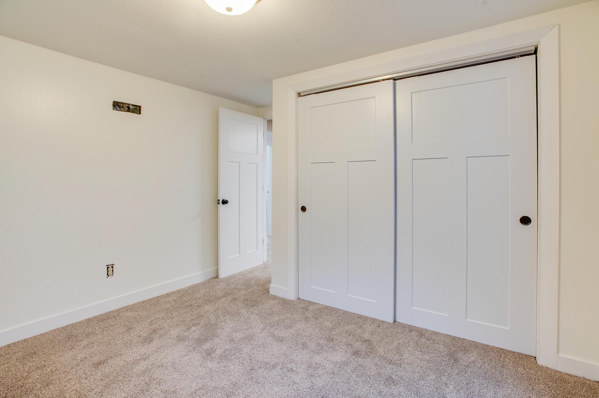 1974 single family home for sale at 429 Brook Avenue in Moorhead, MN — 3 bed, 2 bath (photo 30 of 51)