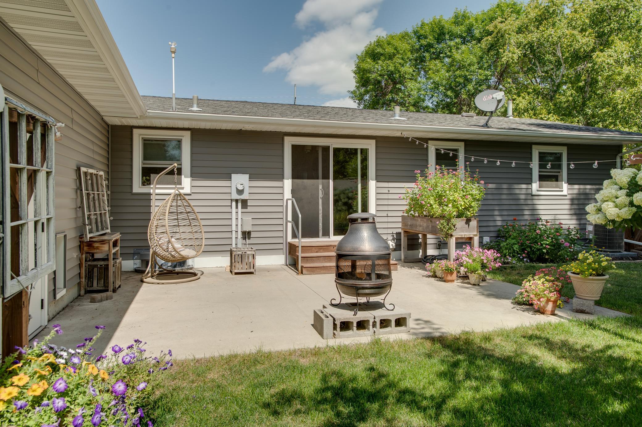 1974 single family home for sale at 429 Brook Avenue in Moorhead, MN — 3 bed, 2 bath (photo 38 of 51)