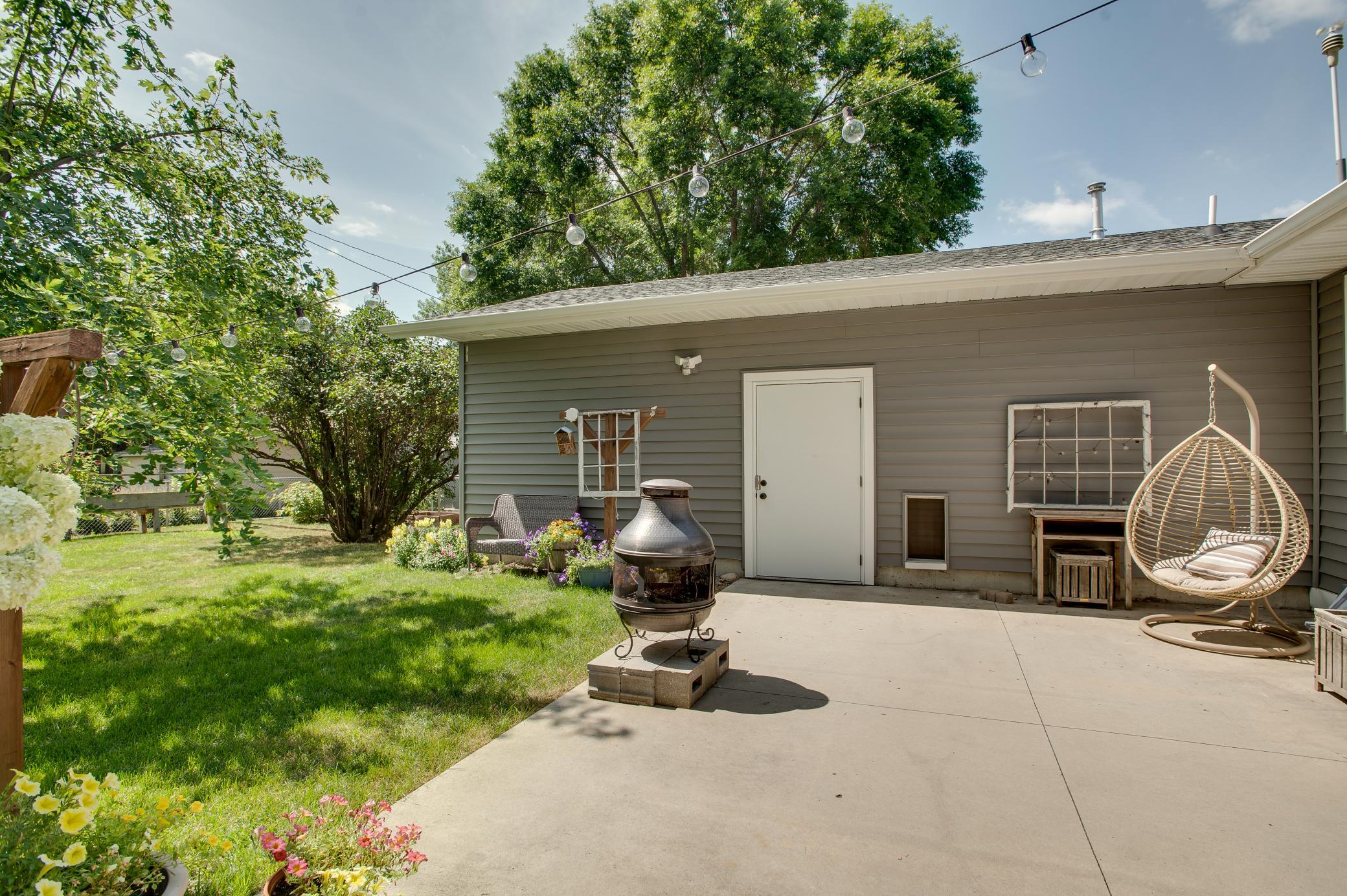 1974 single family home for sale at 429 Brook Avenue in Moorhead, MN — 3 bed, 2 bath (photo 40 of 51)