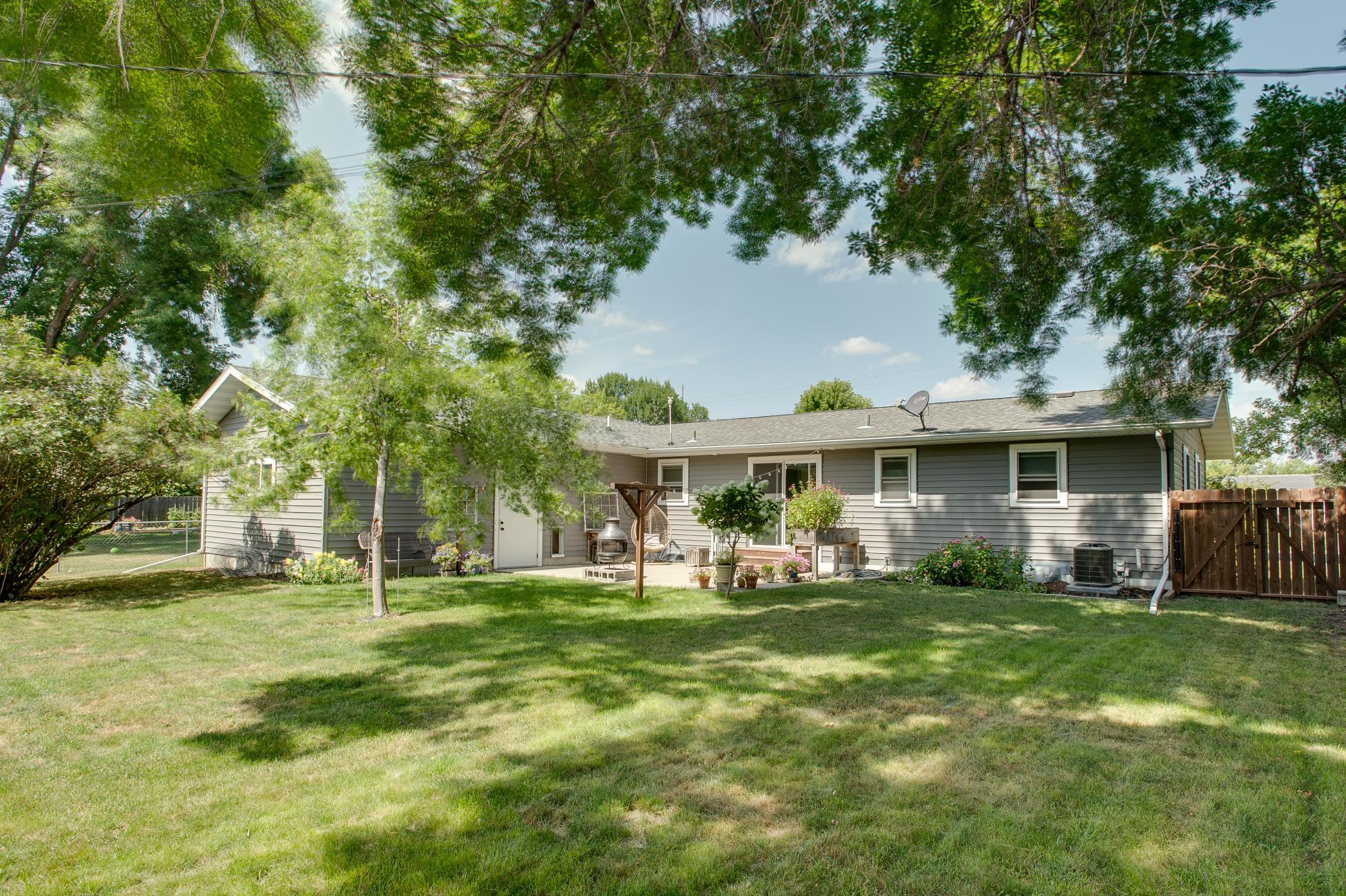 1974 single family home for sale at 429 Brook Avenue in Moorhead, MN — 3 bed, 2 bath (photo 42 of 51)