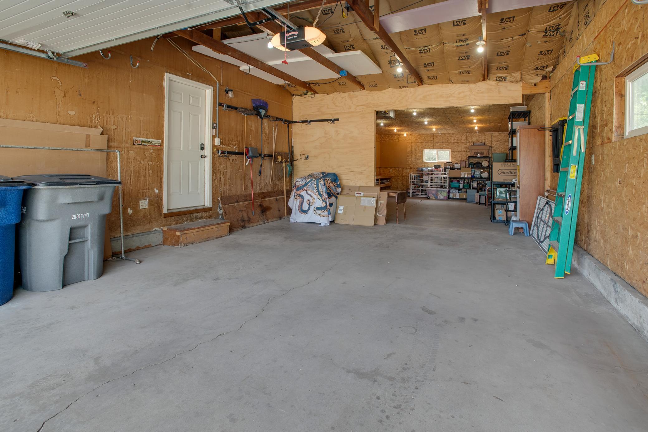 1974 single family home for sale at 429 Brook Avenue in Moorhead, MN — 3 bed, 2 bath (photo 47 of 51)