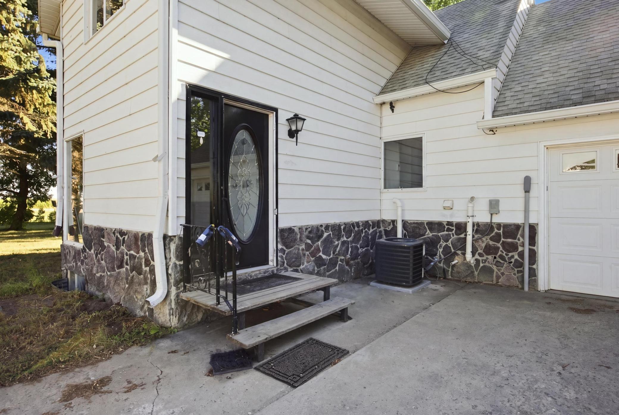 1937 single family home for sale at 15218 9th Street NE in Mayville, ND — 4 bed, 2 bath (photo 3 of 57)