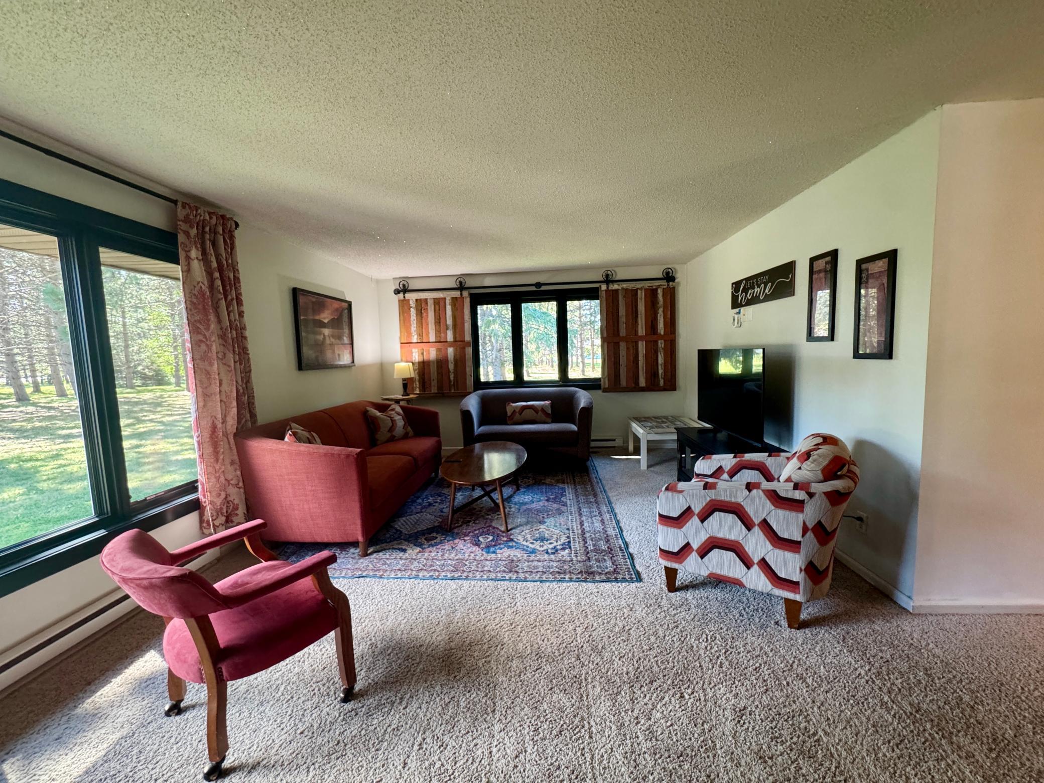 1979 single family home for sale at 55203 State Highway 11 in Warroad, MN — 3 bed, 2 bath (photo 11 of 44)