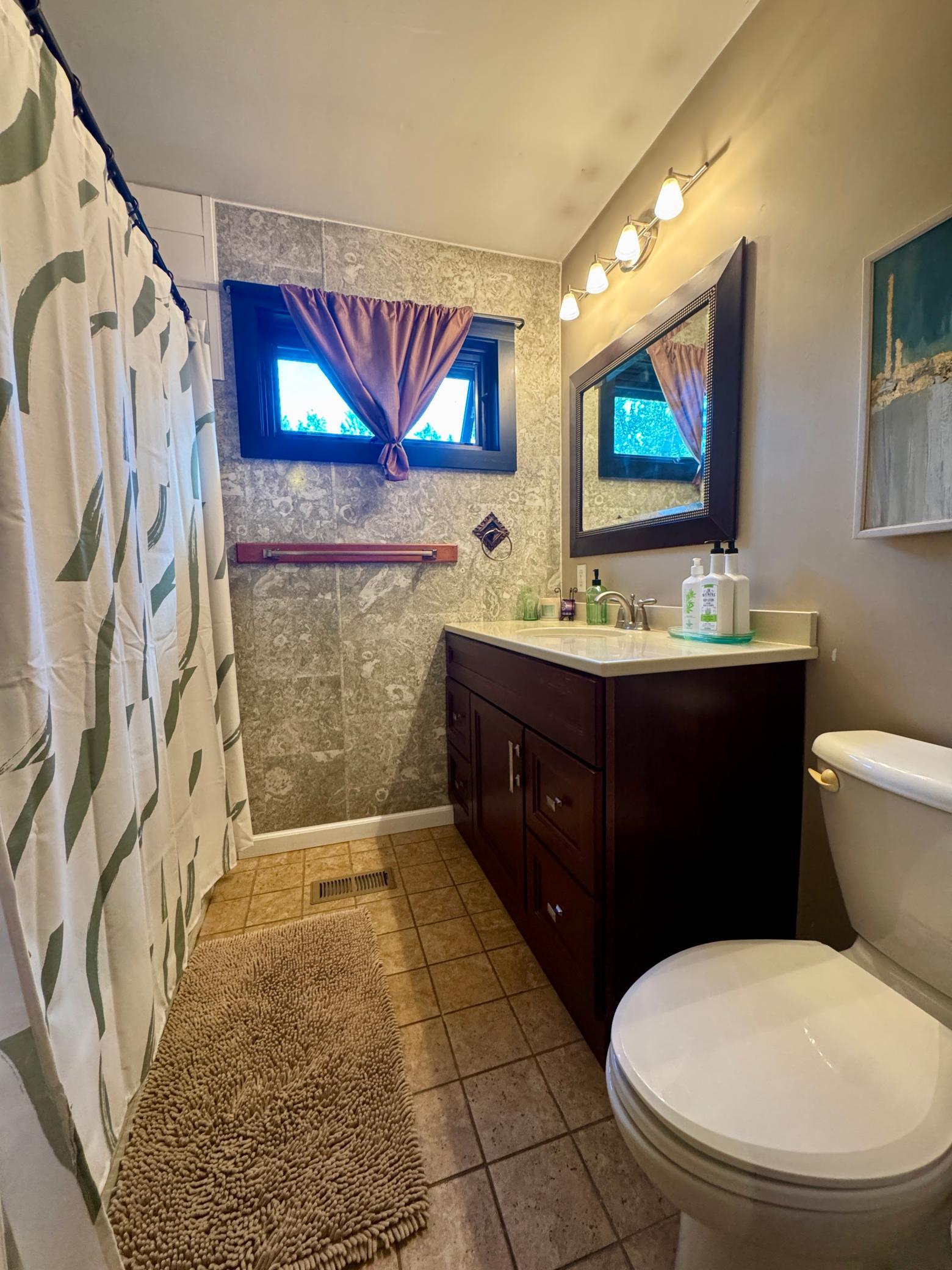 1979 single family home for sale at 55203 State Highway 11 in Warroad, MN — 3 bed, 2 bath (photo 18 of 44)