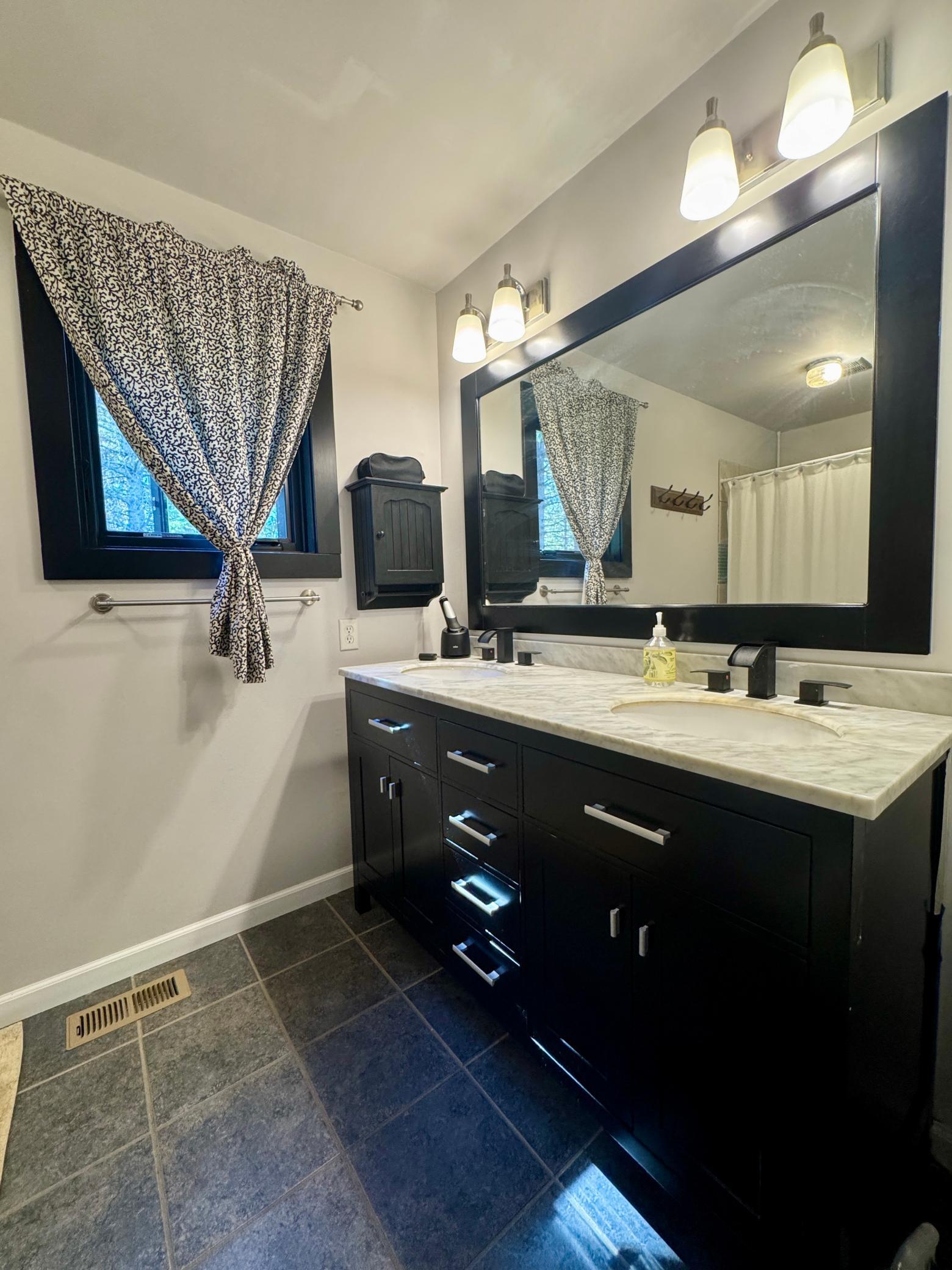 1979 single family home for sale at 55203 State Highway 11 in Warroad, MN — 3 bed, 2 bath (photo 23 of 44)